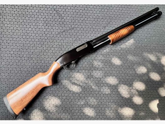 Winchester 1300 Defender Vorderschaftrepetierflinte 12/76