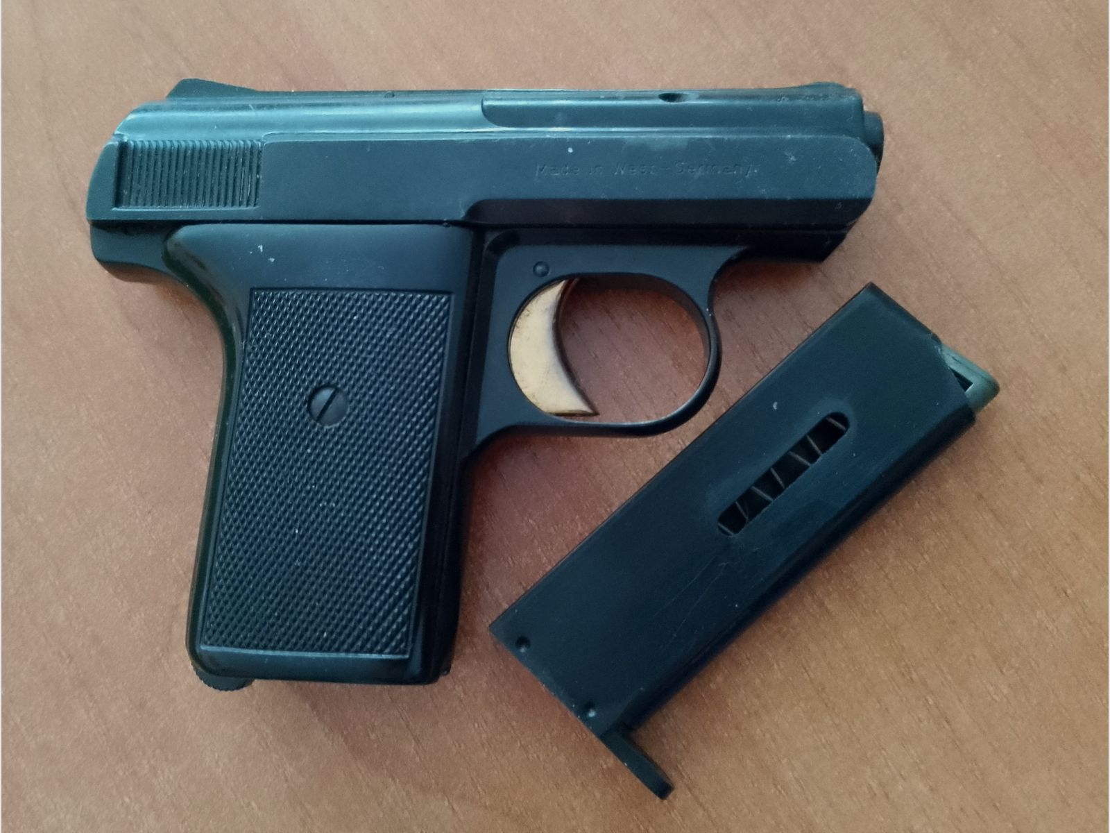 Stara pistolet gazowy Reck P10 w kalibrze 8 mm Knall/ PTB 38-69