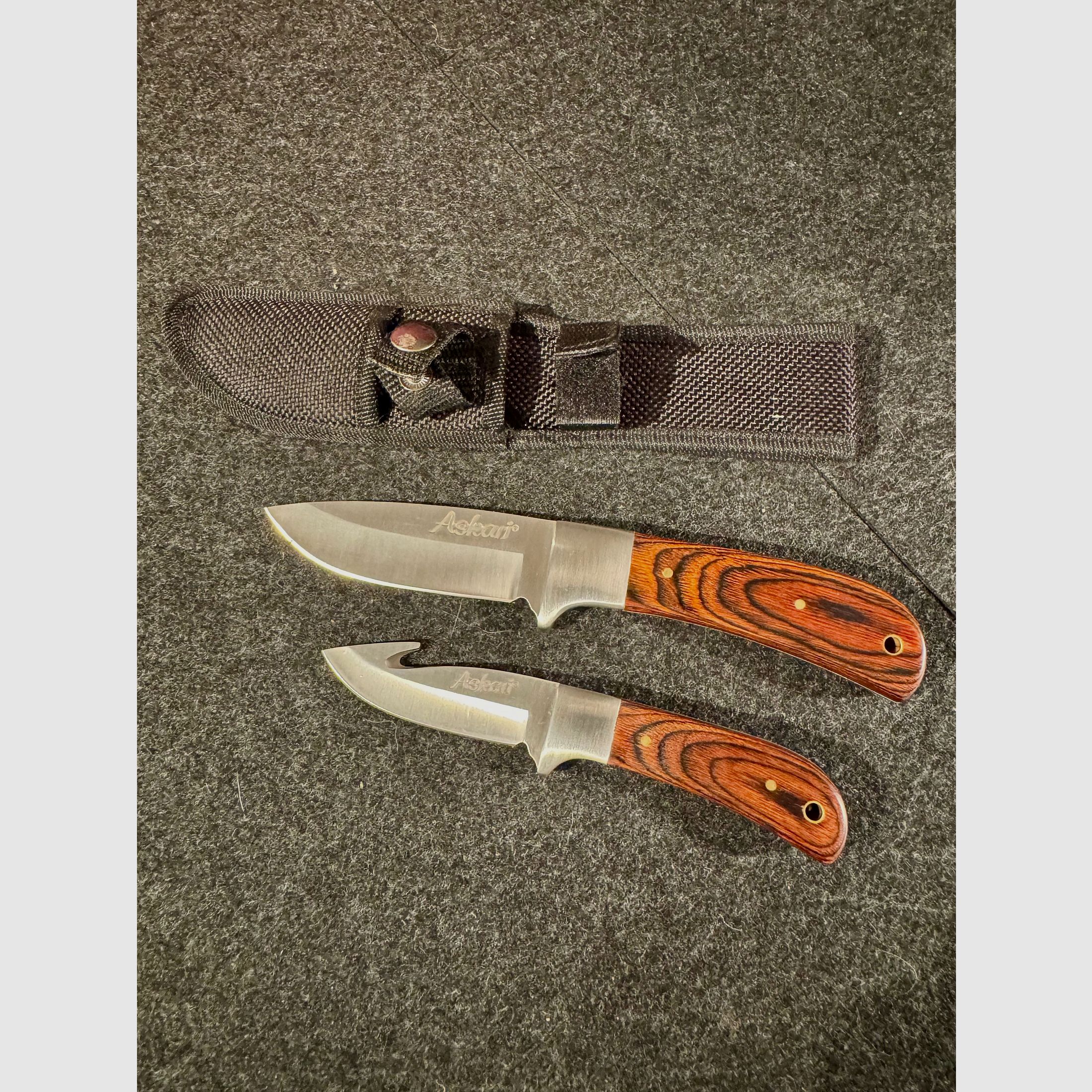 Doppel Gürtelmesser, 2 Messer in Nylonscheide, Askari, unbenutzt, Holzgriff, 72