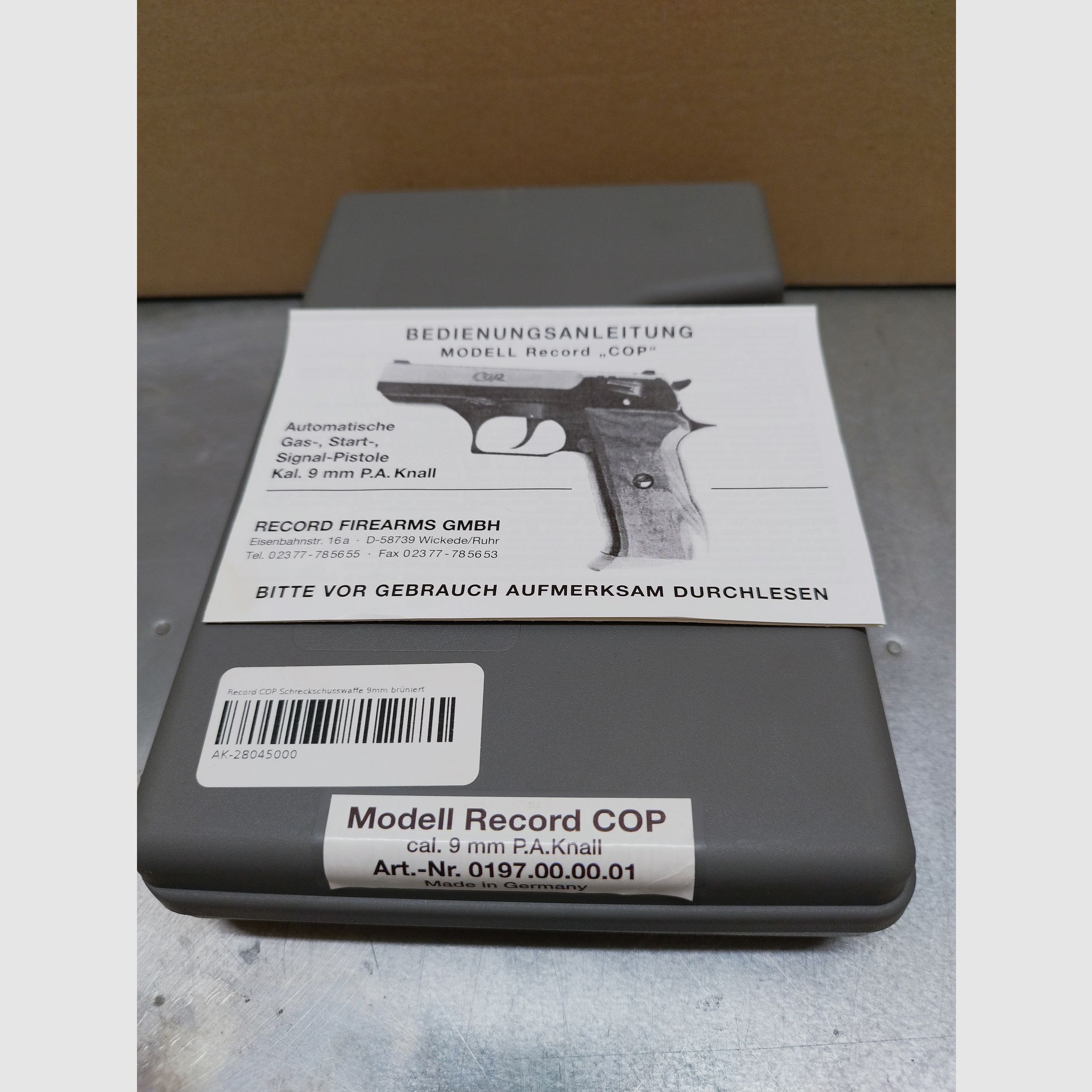 Record COP blank firing pistol 9 mm P.A.K blued + spare magazine!! NEW !!