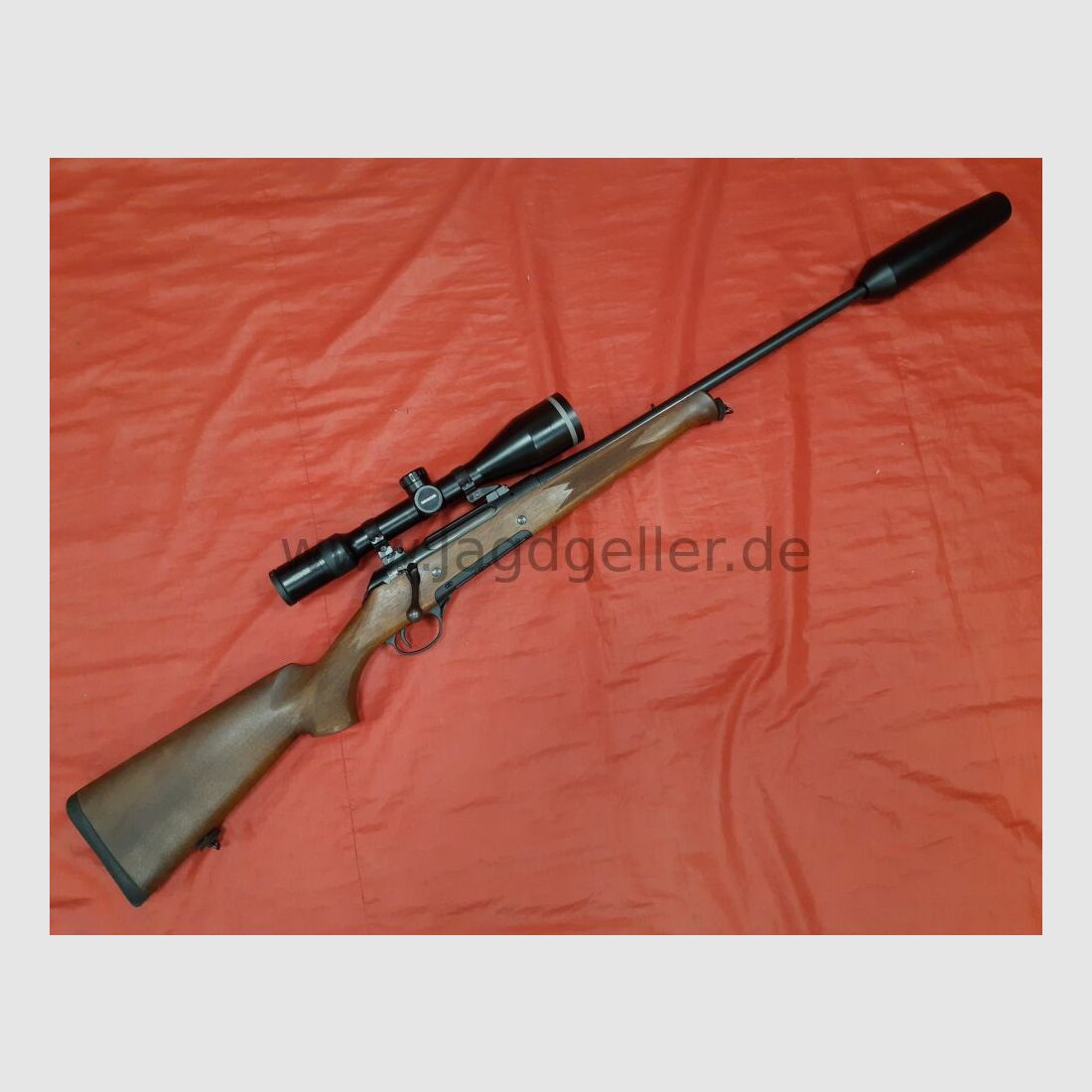 Haenel Jaeger 10 Kal. 9,3x62 mit 2,5-15x56 Minox ZE5i und Schalldämpfer F&D 9,3x62