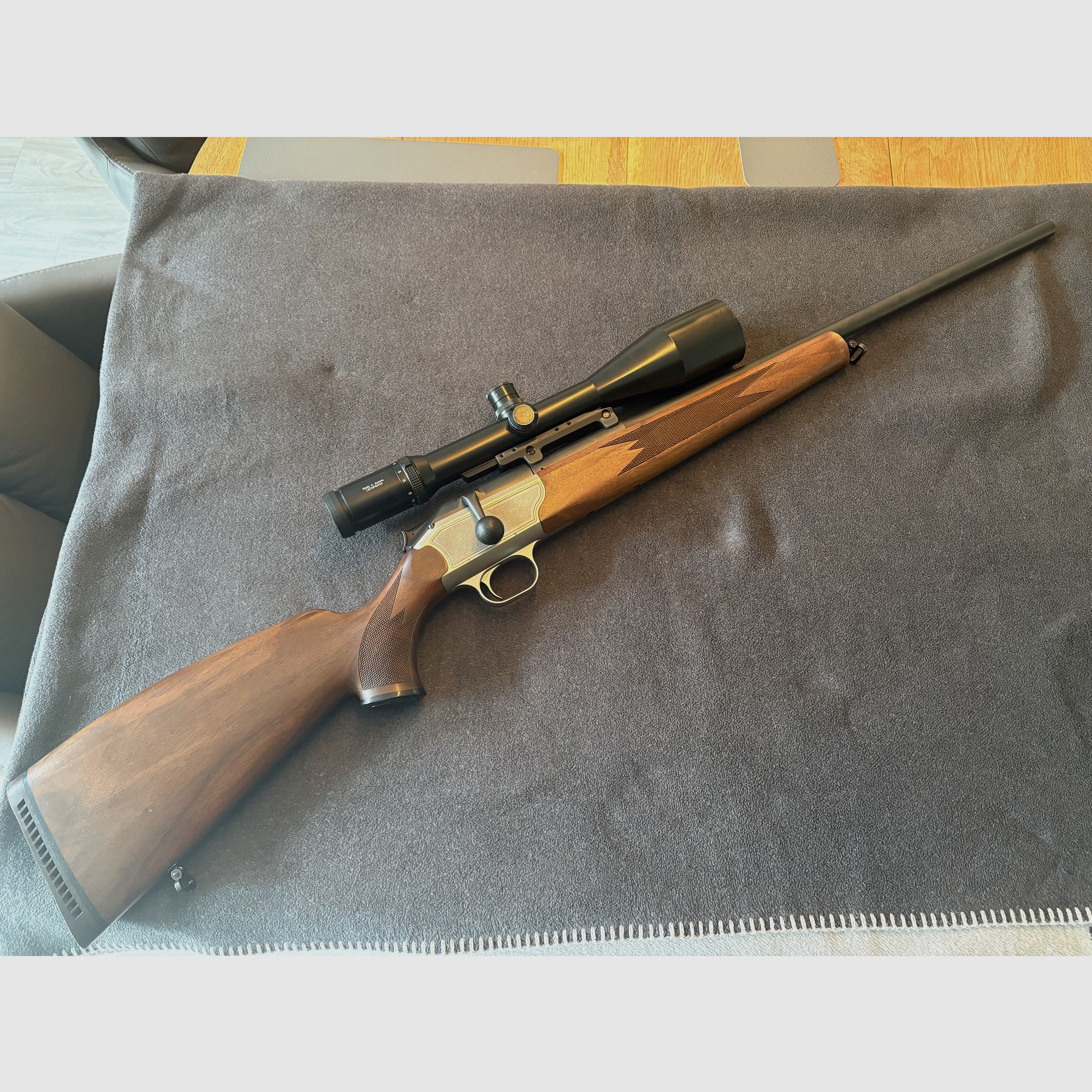 Blaser R93 bolt-action rifle Cal. 9,3x62 incl. Swarovski Habicht Nova 3-12x56 (red dot) & Kickstop