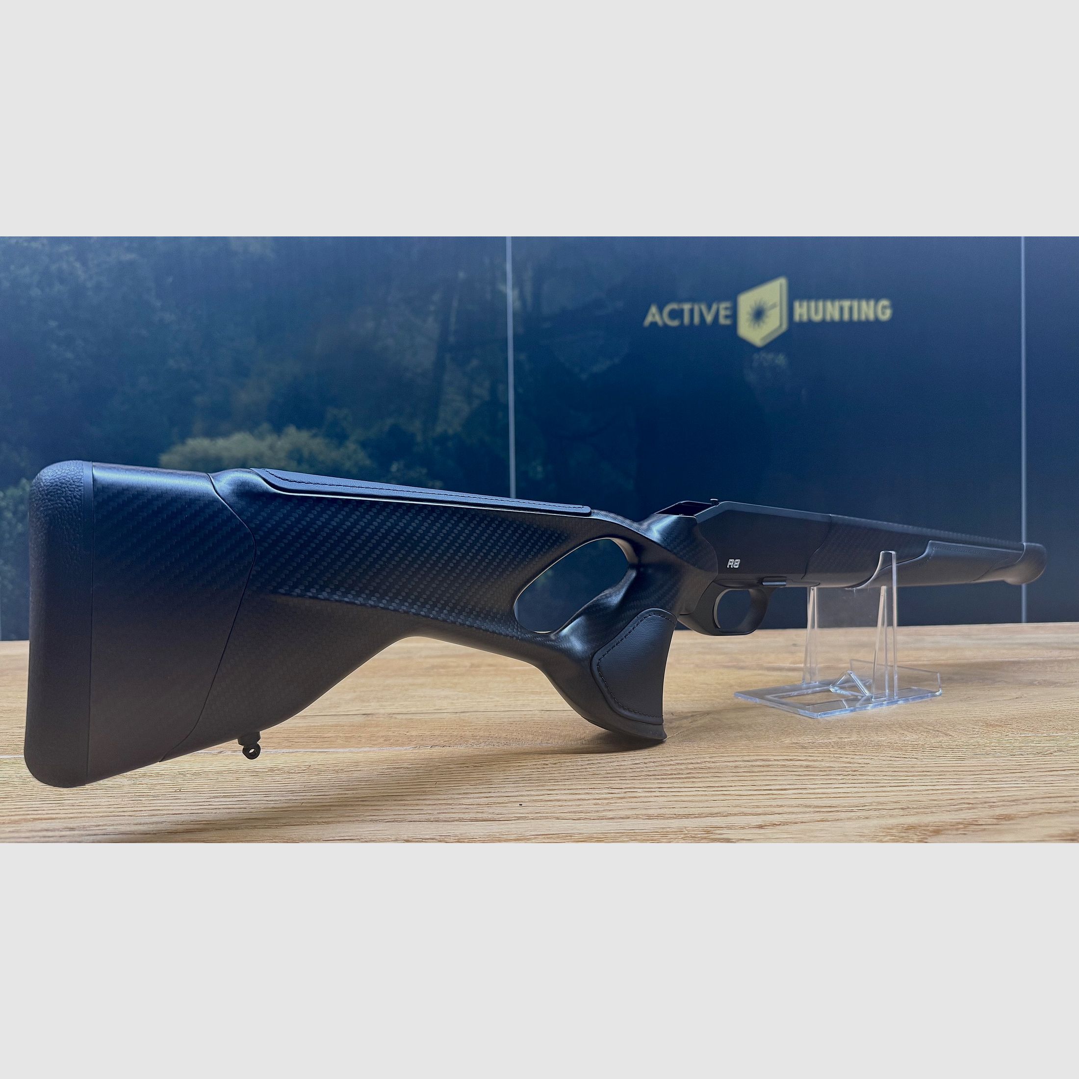 Blaser Schaft mit Gehäuse/System R8 Carbon Leder schwarz / DLC Abzug / Vorderschaft carboniert / Logo silber