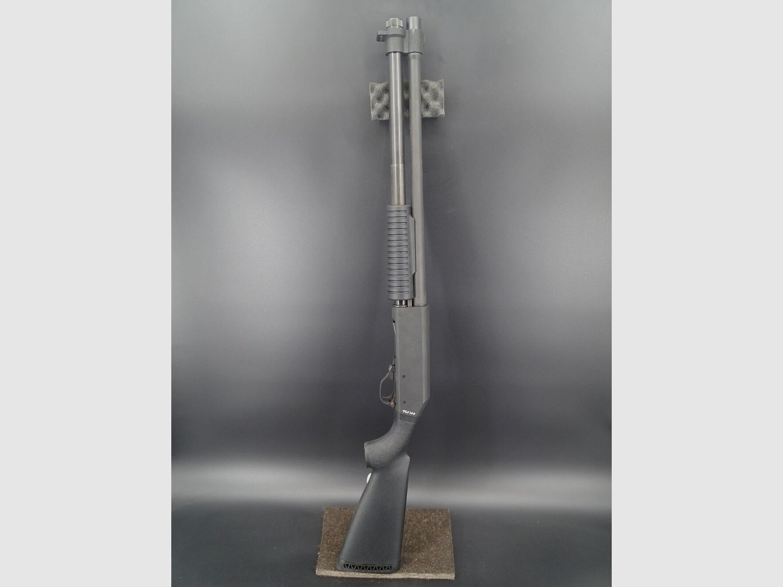 Wischo Repetierflinte Kaliber 12/76 Mag