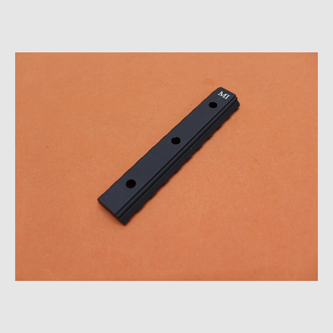 Midwest Industries AR-15 : Rail de garde-main Picatinny à visser de 4" Midwest (MCTAR-03) Aluminium Noir / Rail Picatinny