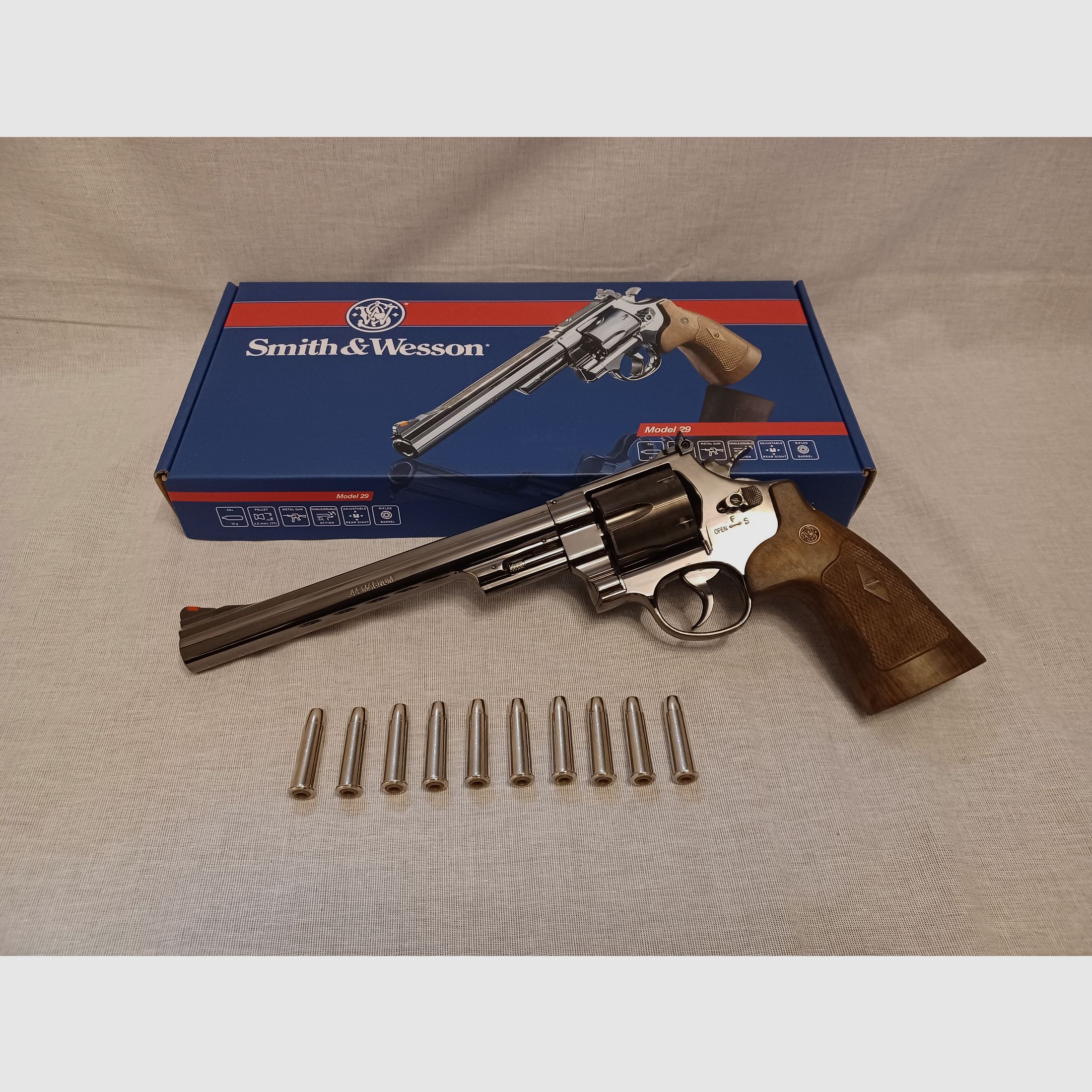 Smith & Wesson M29 - 8 3/8" / hochglanzbrüniert / 4,5 mm Diabolo / CO2 / Revolver / OVP (107)
