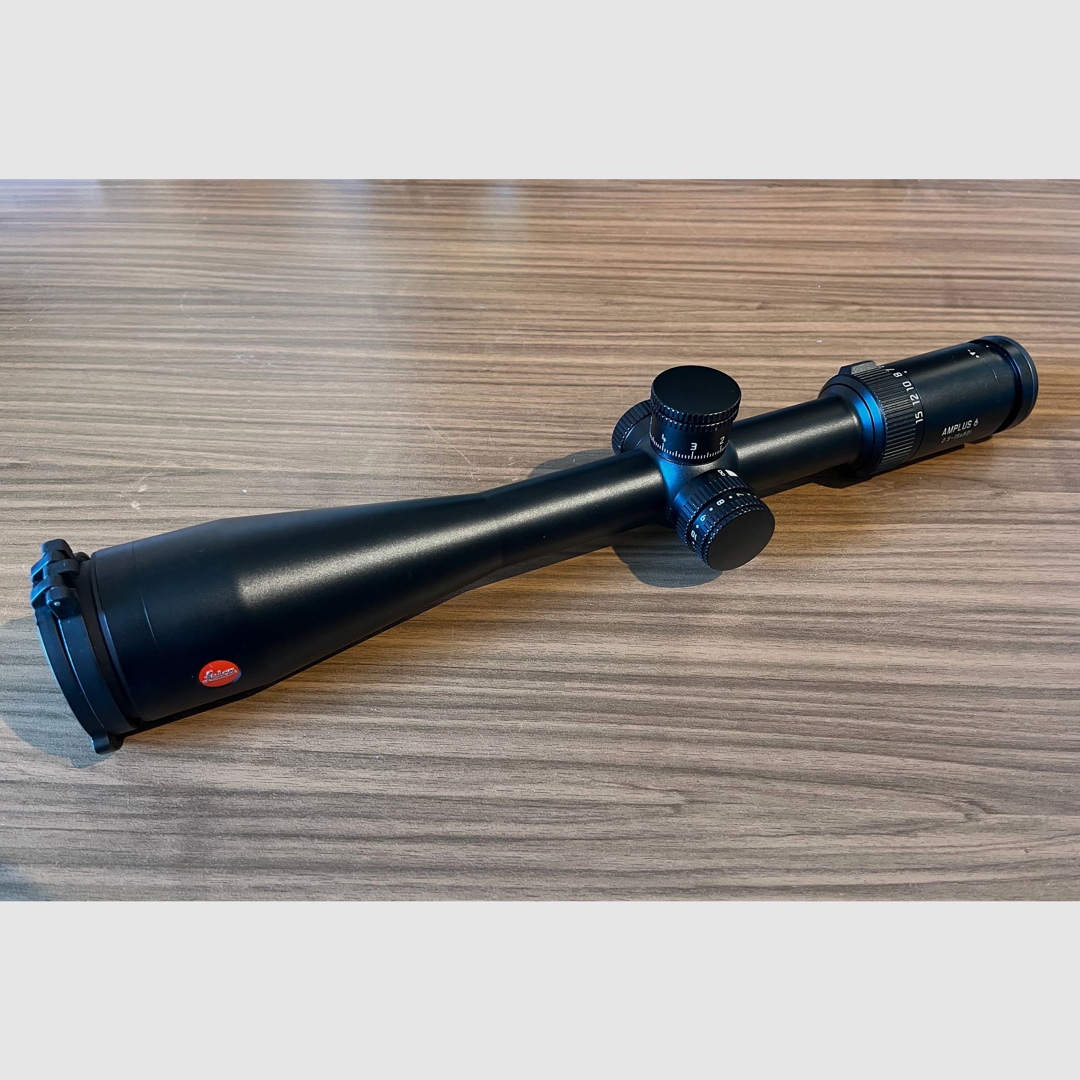 LEICA AMPLUS 6 2.5-15x50i Zielfernrohr (BDC), Absehen L - 4a + Flip Cover vorne