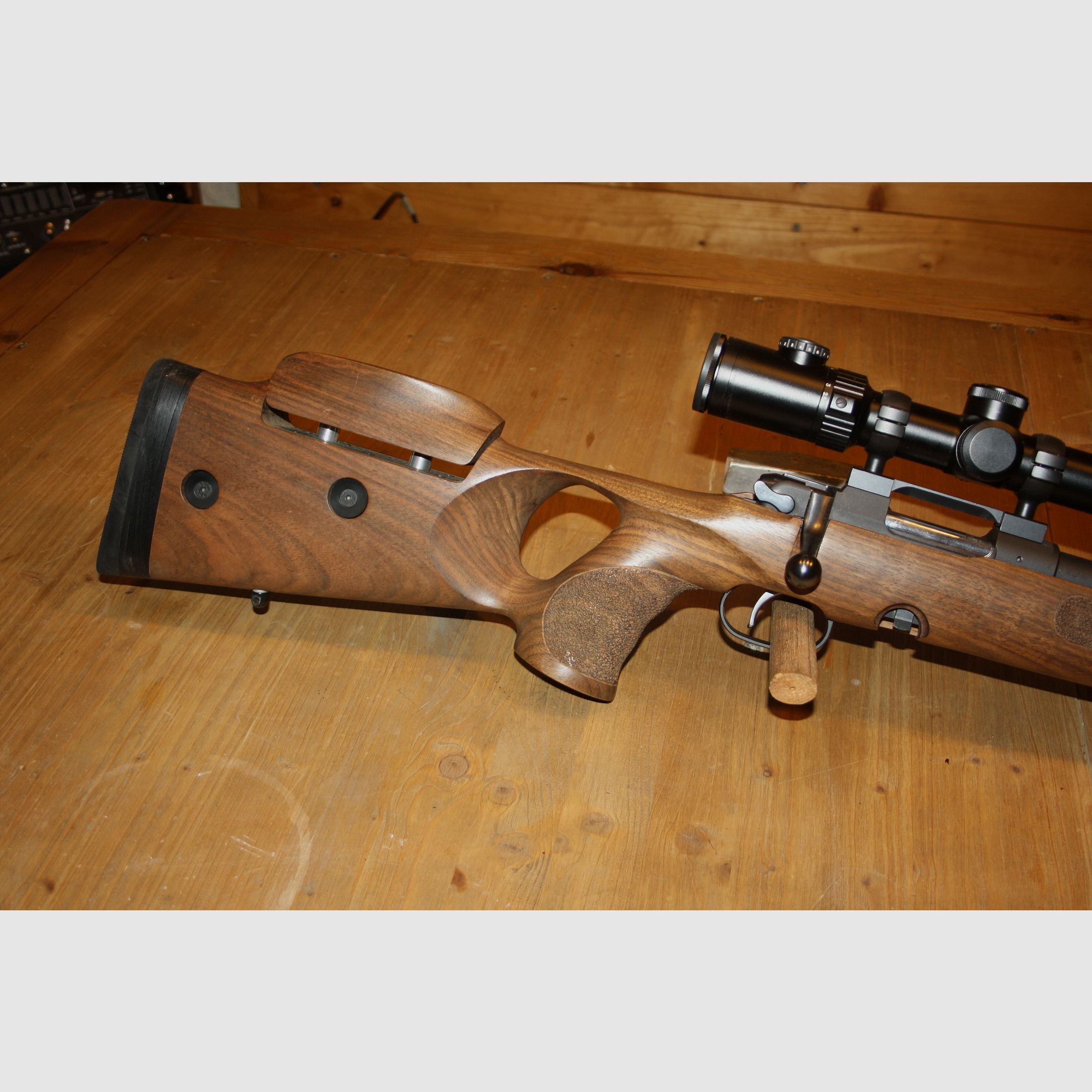 CZ 527 Varmint .223 Rem.  mit Nussbaum Lochschaft