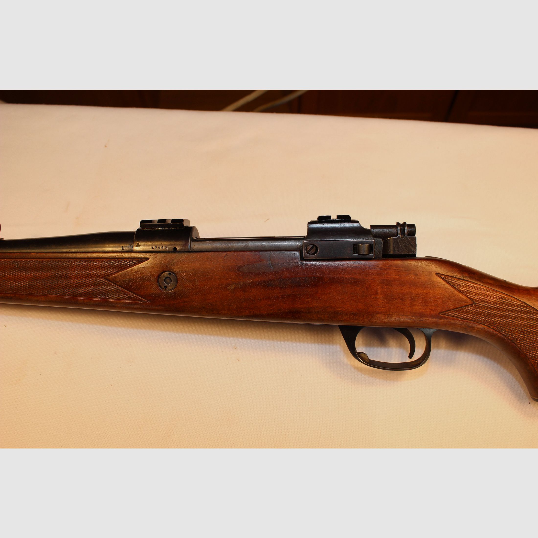 Bolt-action rifle in caliber 7x64.