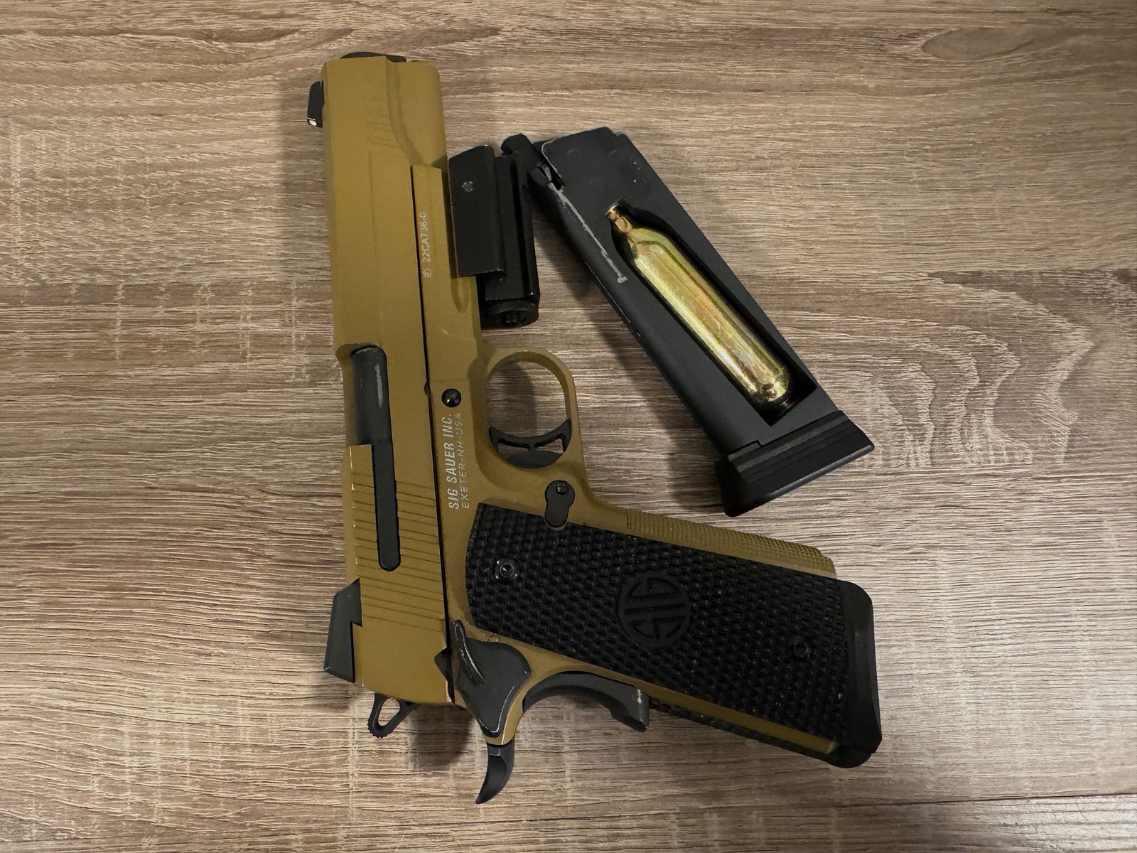 SIG SAUER 1911 Emperor Scorpion Coyote Tan 4,5mm BB - Druckluft Co2 BlowBack