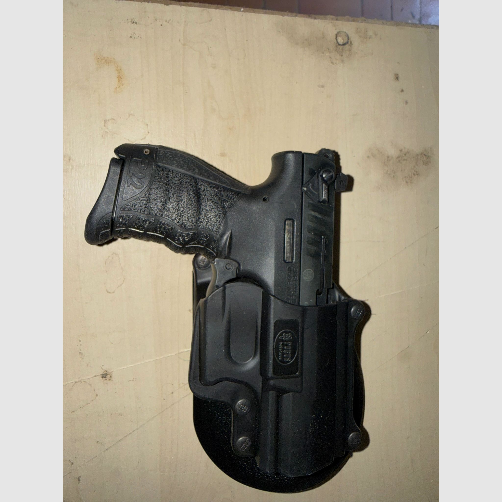 Walther P22 con accesorios
