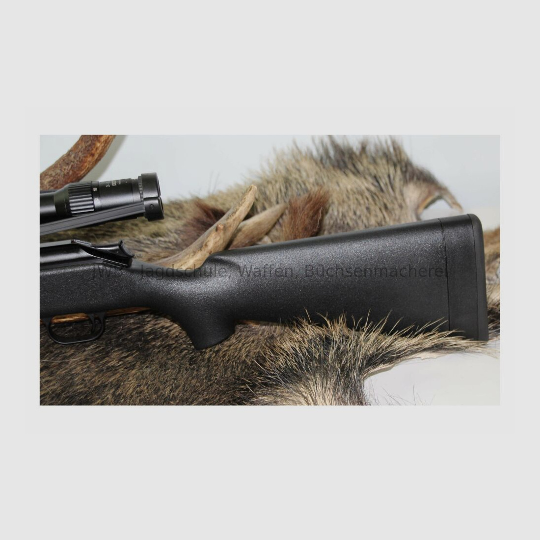 Blaser R93 Offroad Semi-Weight mit Zielfernrohr -ideale Drückjagdwaffe- .300WinMag