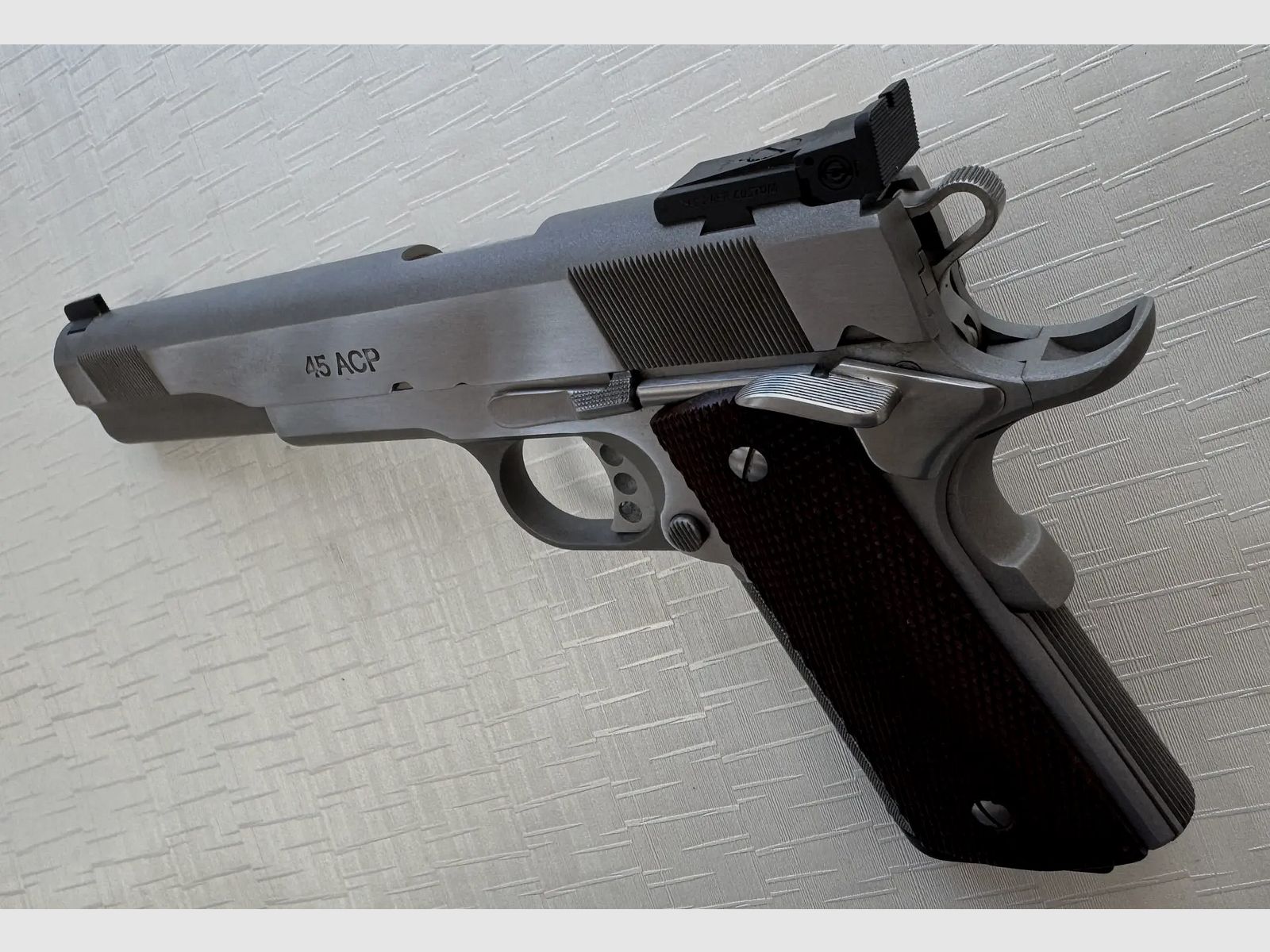 Les Baer Concept V calibre .45 ACP