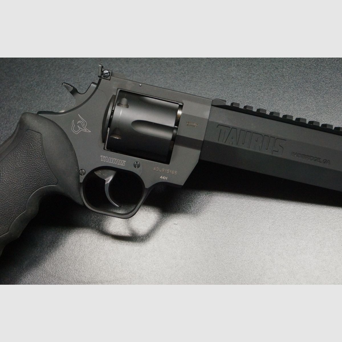 Taurus Raging Hunter 44 Mag 8″, Bild 3 von 5