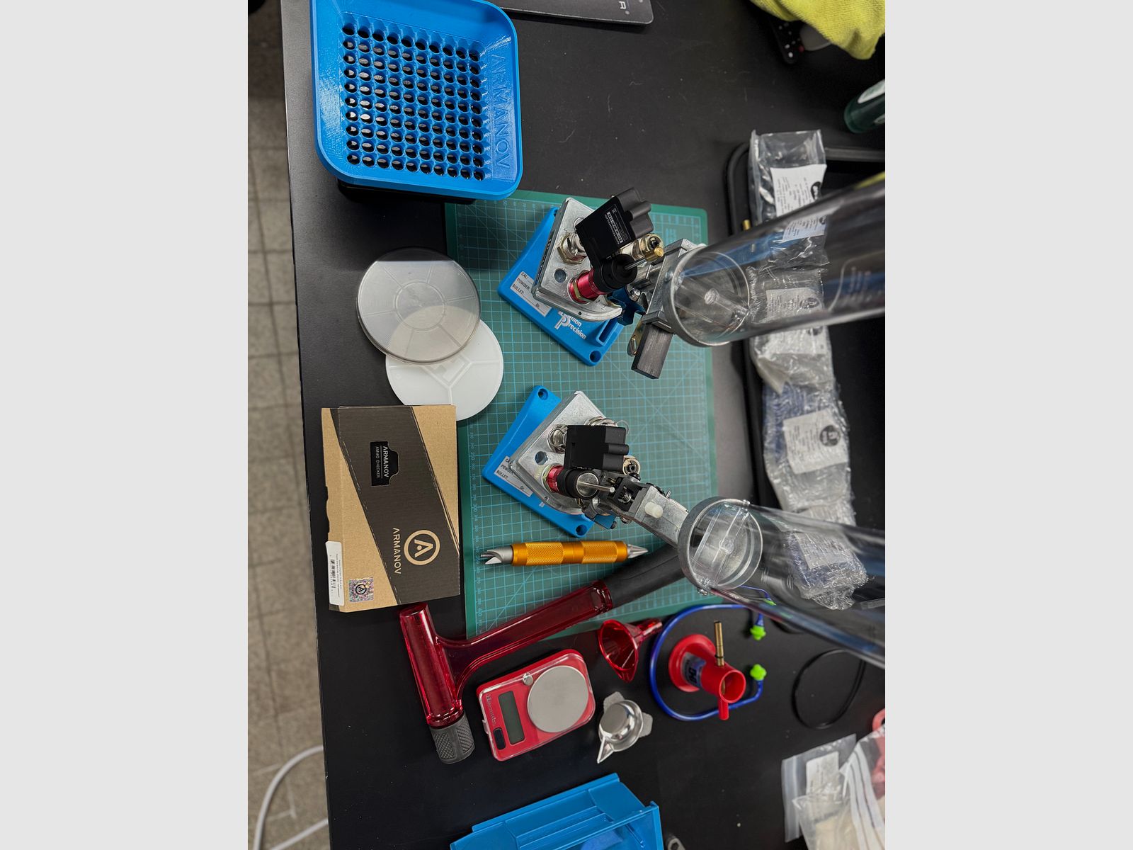 Dillon XL750 mit Casefeeder | 3 komplette Kaliber- / Pulver-Setups | DAA / Armanov Vollausstattung