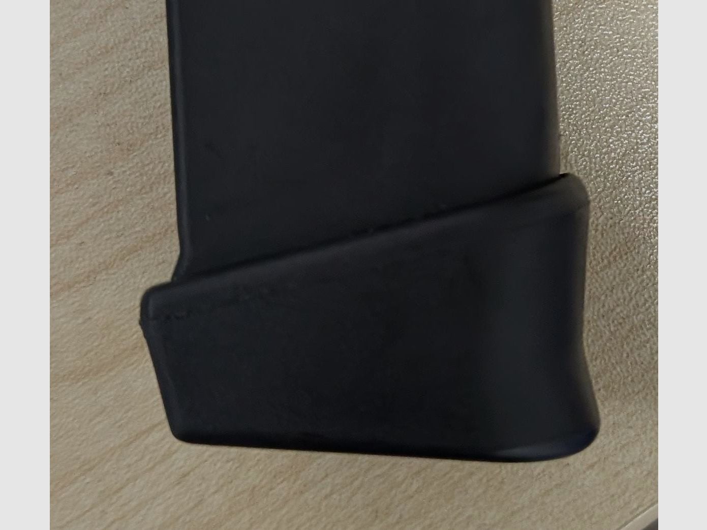 Original Glock +2 magazine base — 9 mm (compatible with G17/G19) — very good condition