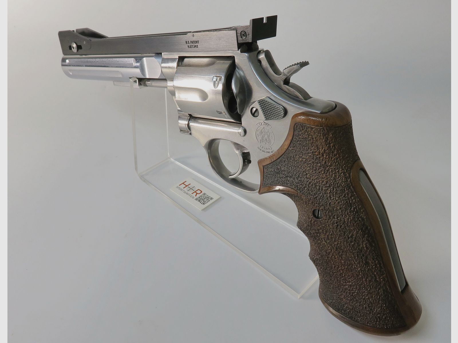 S&W 686-4 | 6 Zoll | .357 Mag / .38 Spez. | Bull Barrel | Aristocrat 3-Pos.-Visier | Nill-Griff