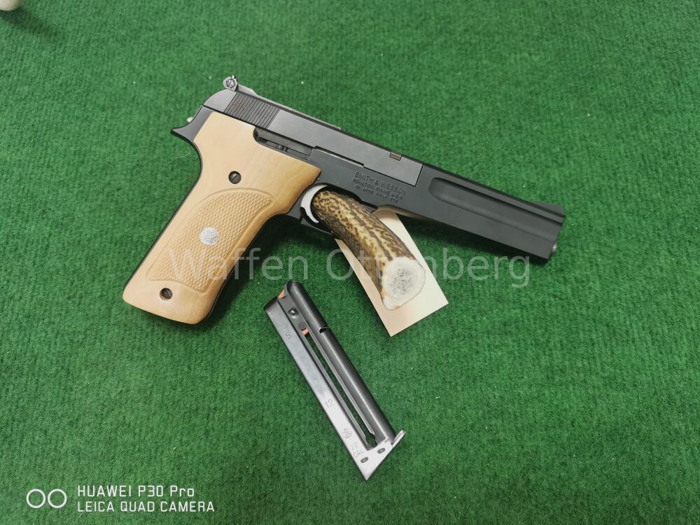Smith & Wesson 422