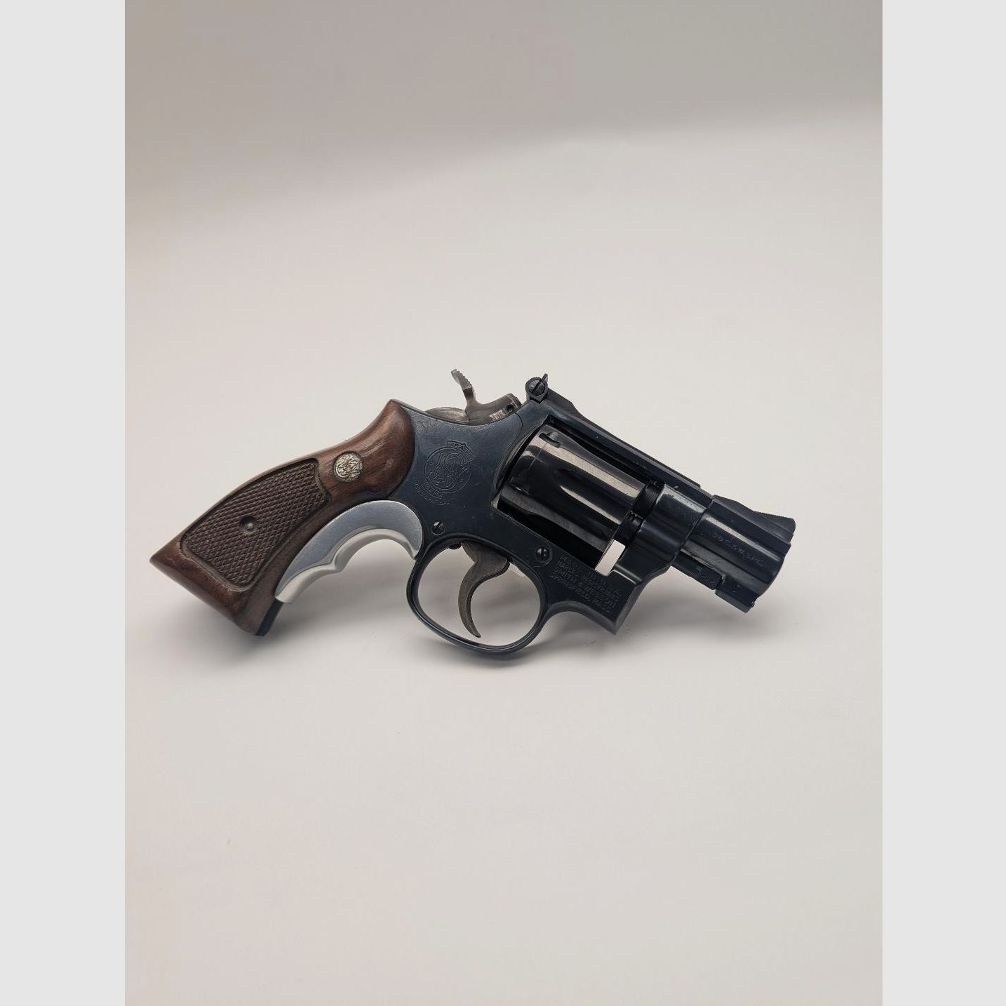 Smith and Wesson Revolver cal.38 Mod.15 Snub Nose 