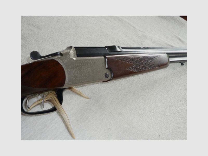 Blaser BBF 700 z zestawem matryc RCBS