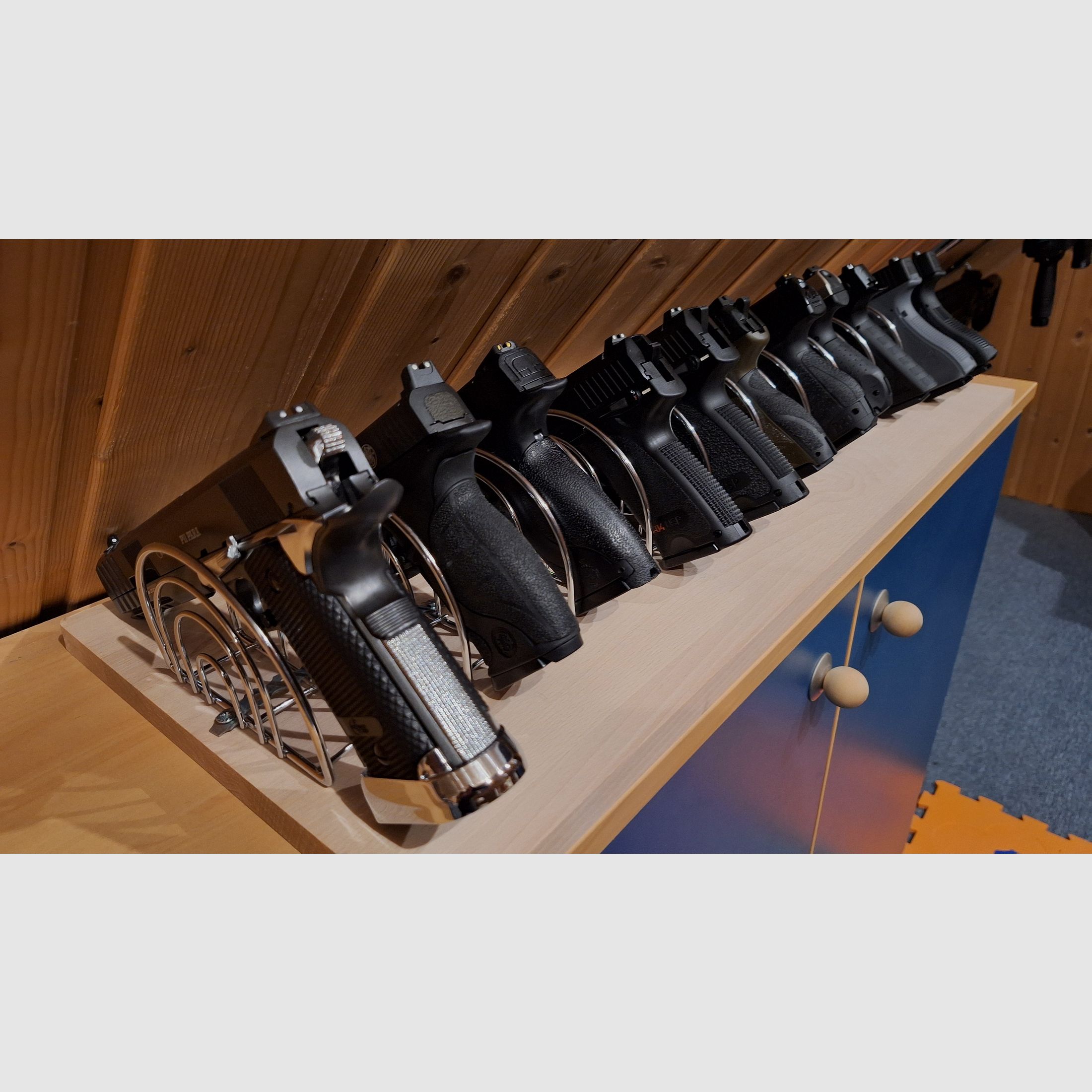 Pistolen Rack/Halter/Ständer/Regal für bis zu 11 Pistolen