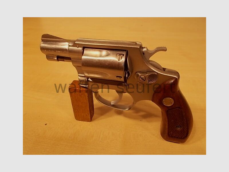 Revolver Smith & Wesson M 60 en acier inoxydable de 2 pouces