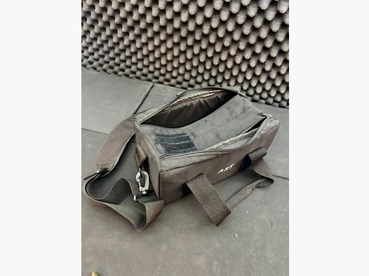Sac de sport et de cartouches, rigide, rembourré - AST - compartiment intérieur variable (2 petits ou 1 grand compartiment)