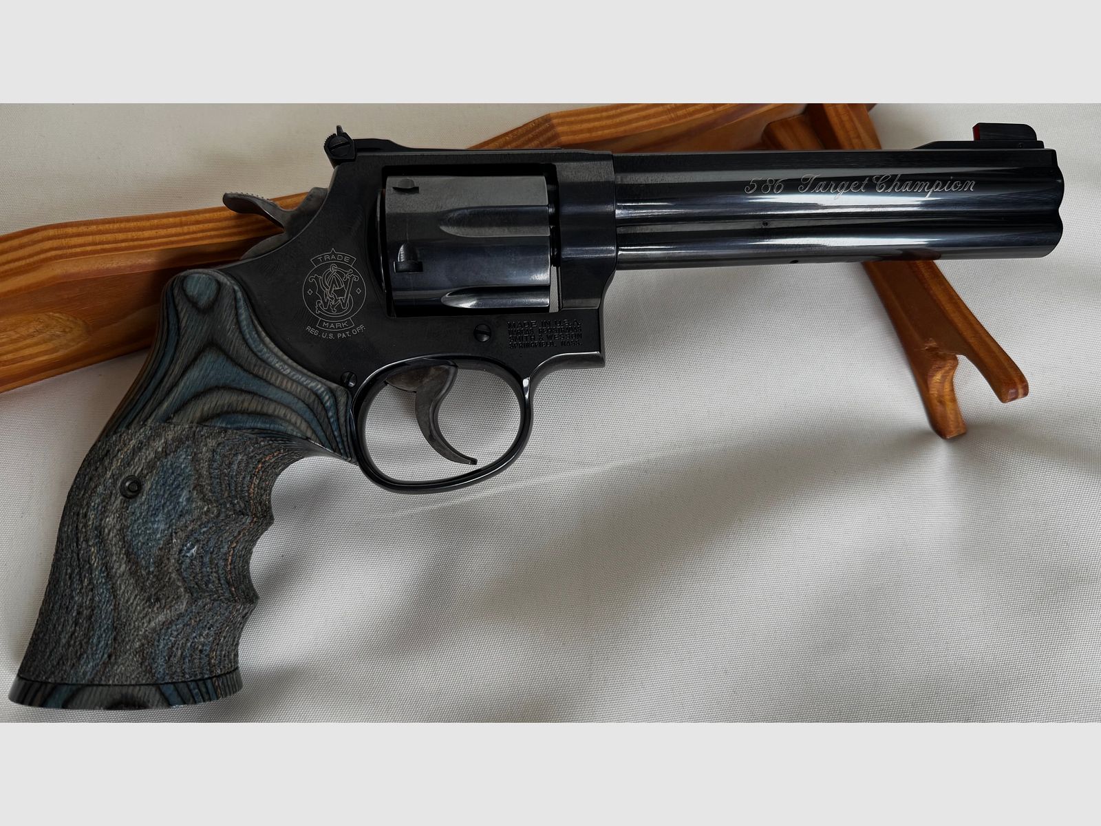 Smith and Wesson Revolver 586-5, cal. 38/357 Mag.