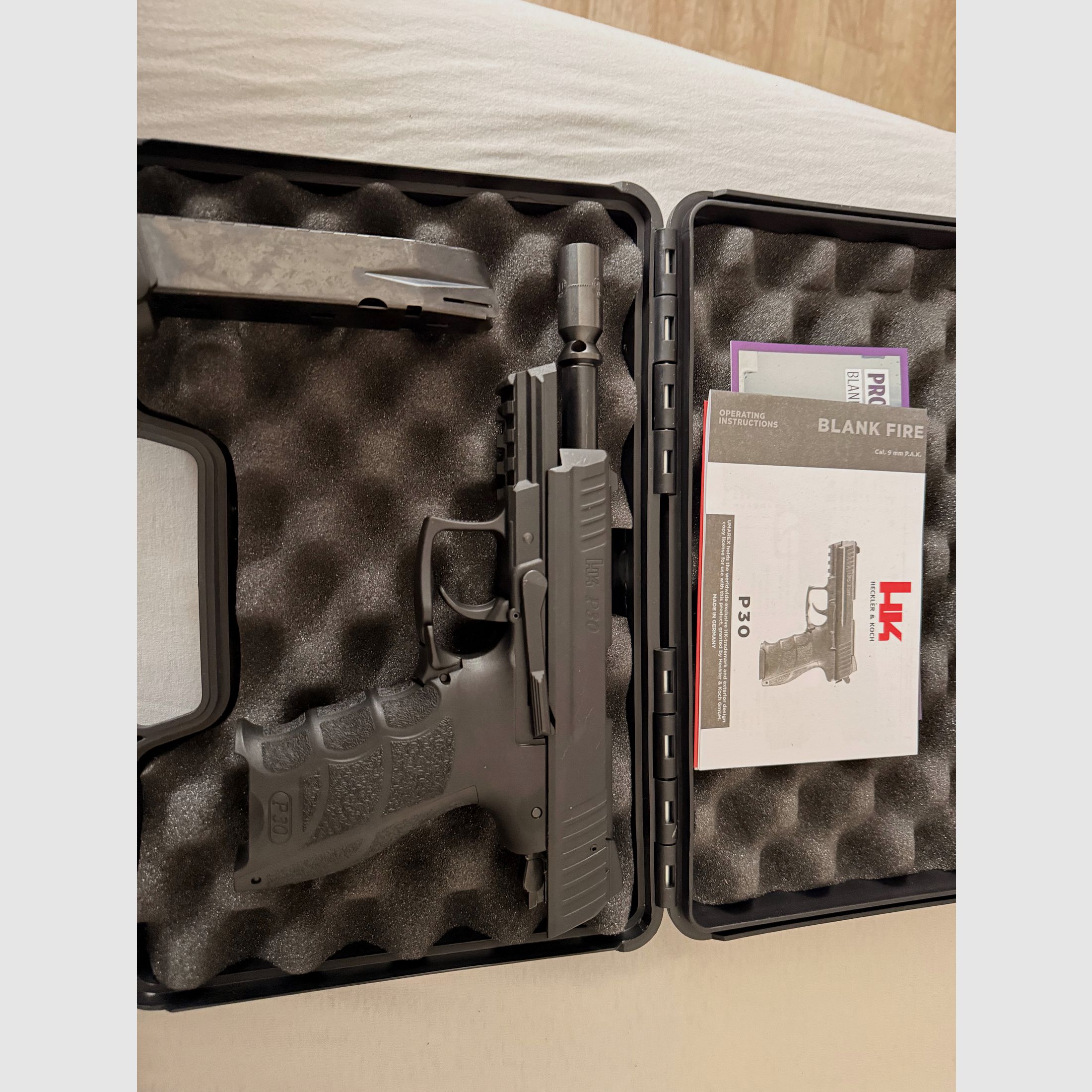 Schreckschuss P30 9mm P.A. met afschiet beker