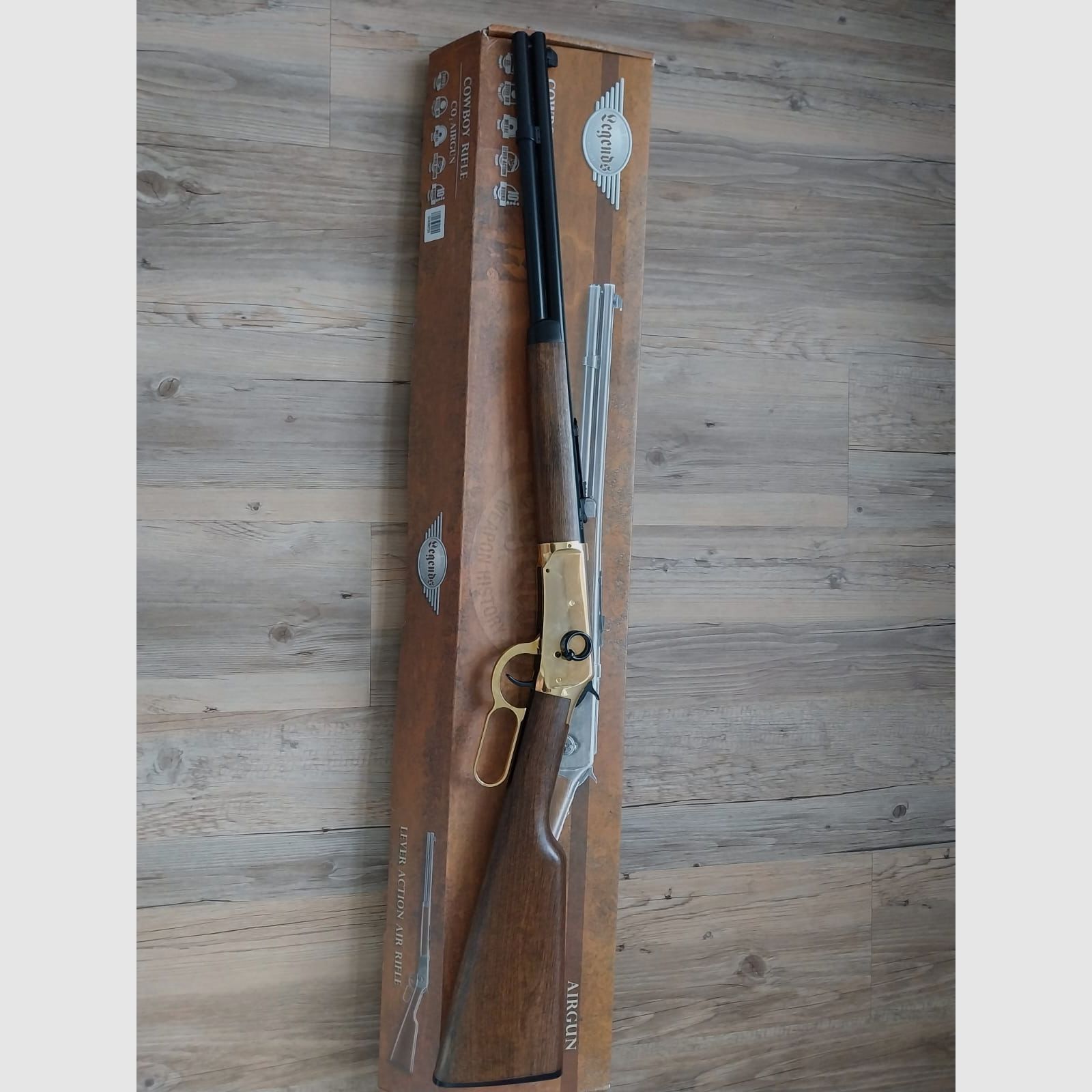 Rifle Cowboy Legends acabado dorado 4,5 mm BB Co2 + 20 cápsulas de Co2 + 1500 BBs 4,5mm