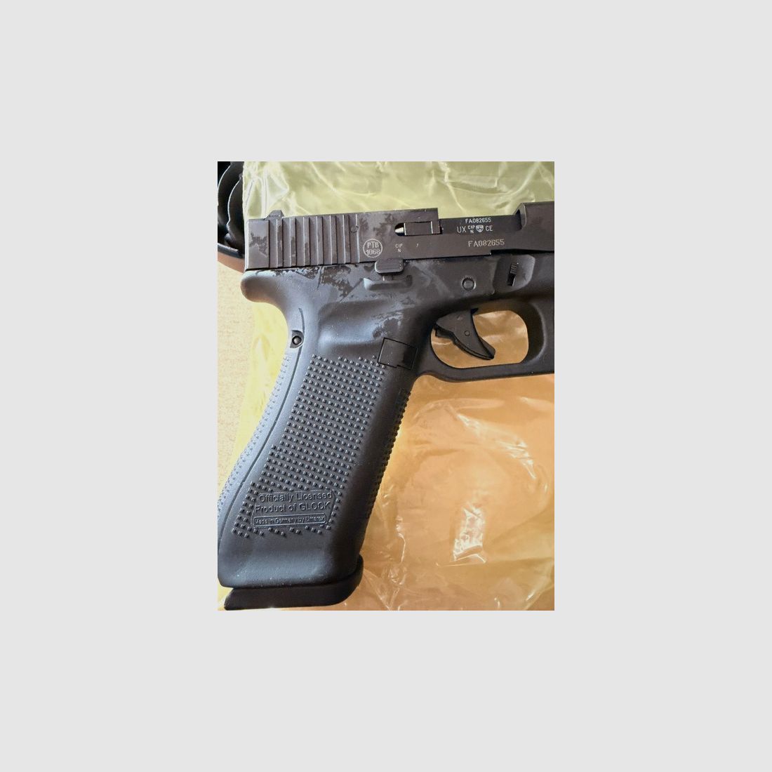 Glock 17 Gen 5 SV caliber 9mm P.A.K. with corresponding accessories, still factory oiled, new in original packaging in original Glock case