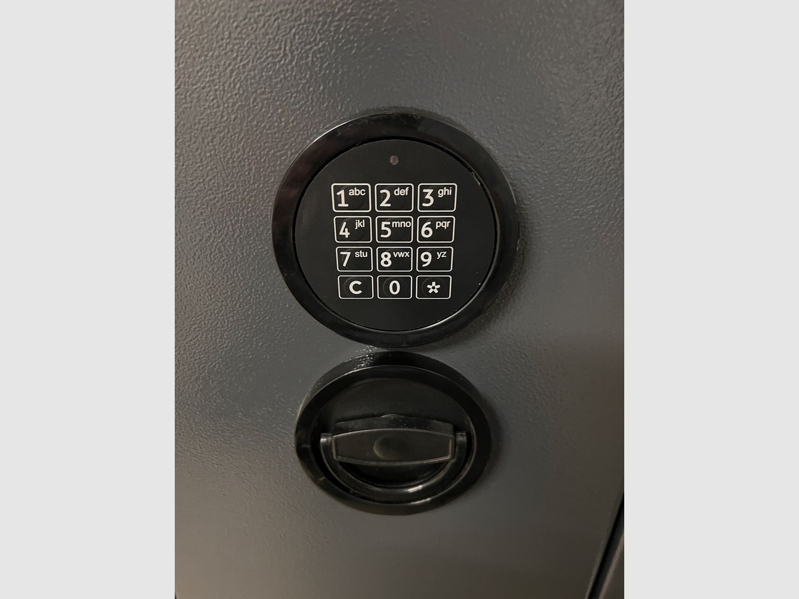 Armadura de clase 0 con cerradura de combinación