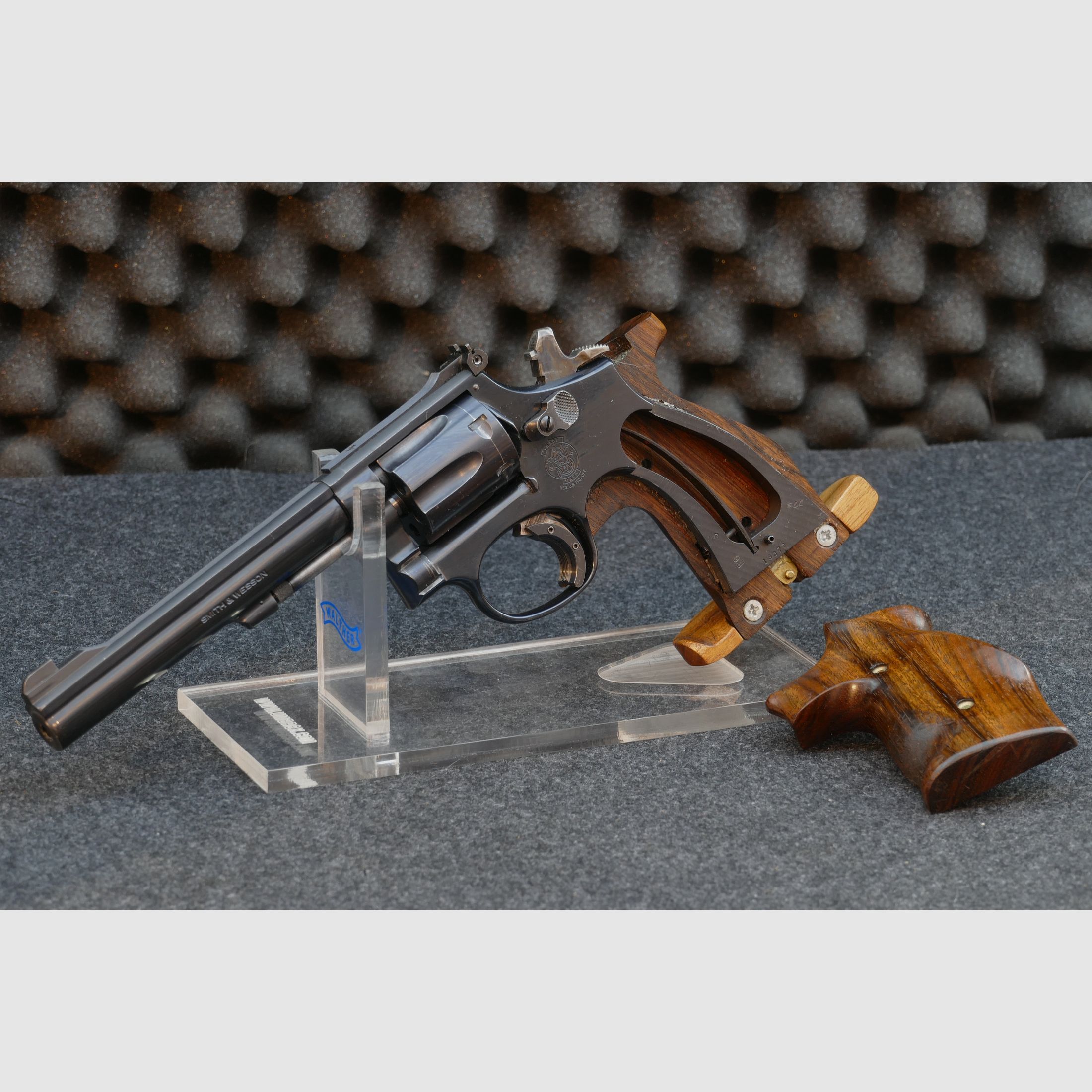 Smith & Wesson Model 17-5 — 6" (152 mm) • .22 LR