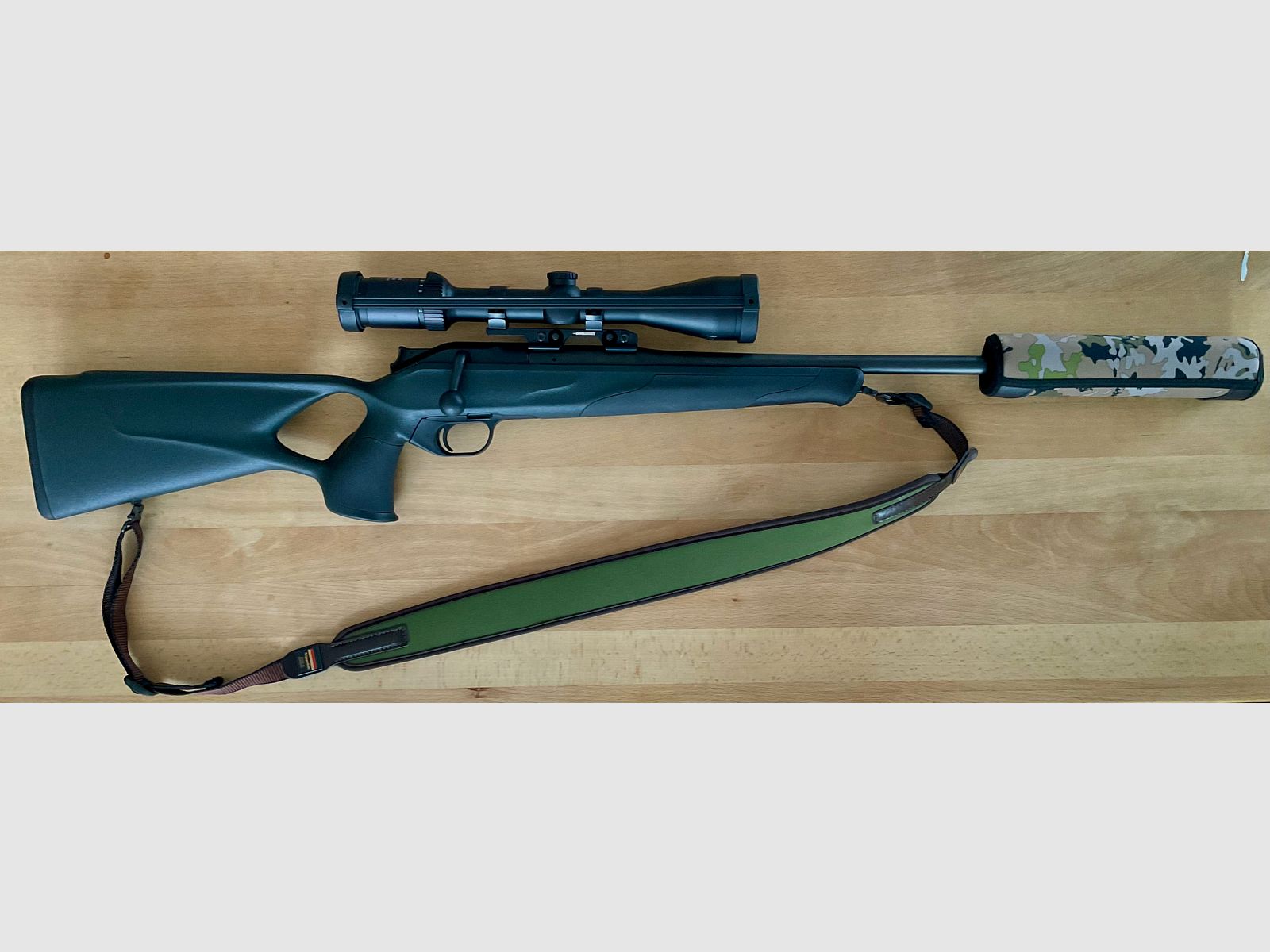 Blaser R8 Professional  Success (Kal. 8x57 IS) + Meopta R2 2-12x50 + Sattelmontage + Mauser Schalldämpfer