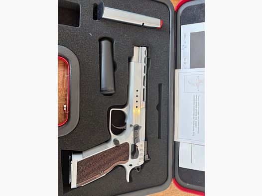 Tanfoglio Gold Match, 9mm, Optic ready, with a lot of accessories