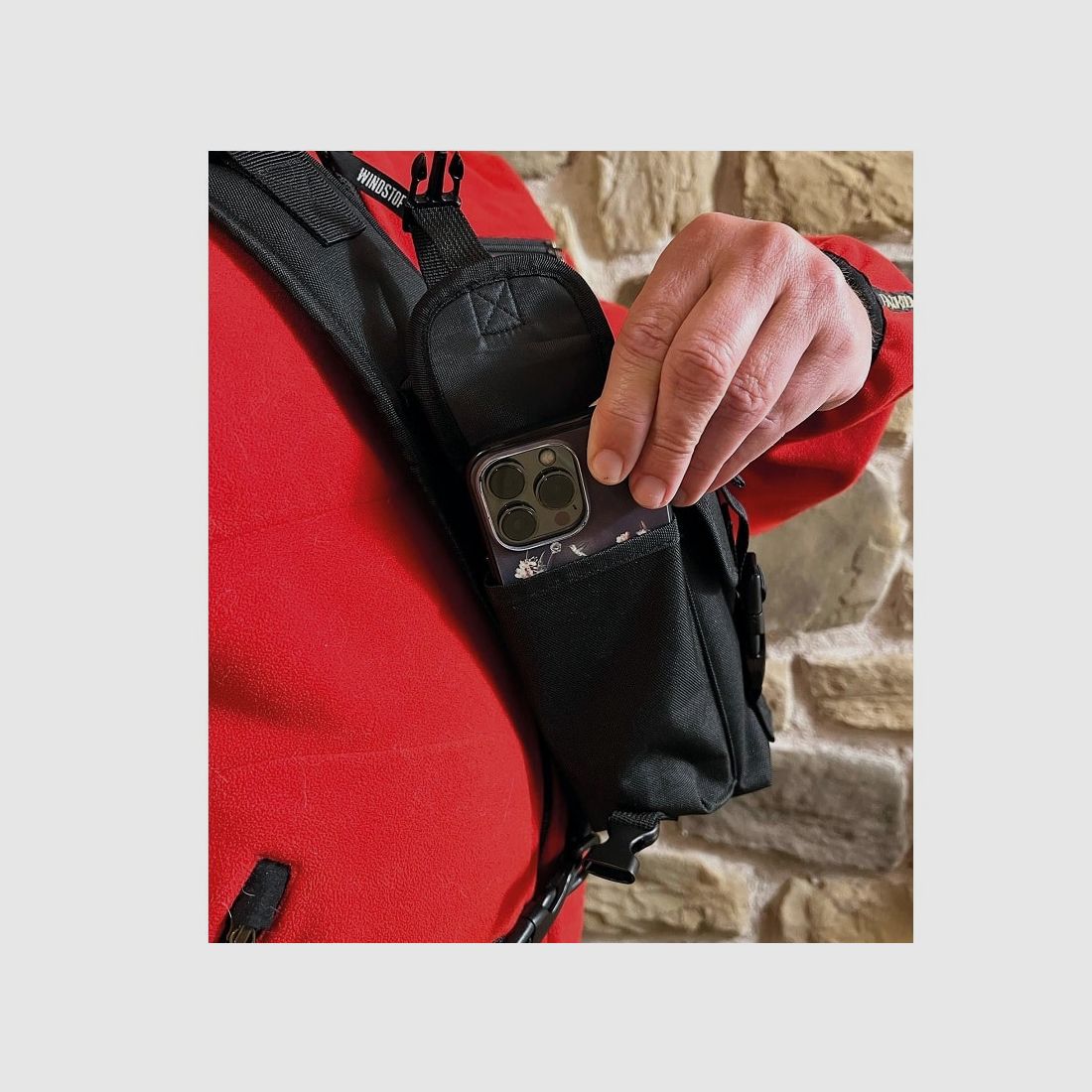 Dualoptik Brusttasche