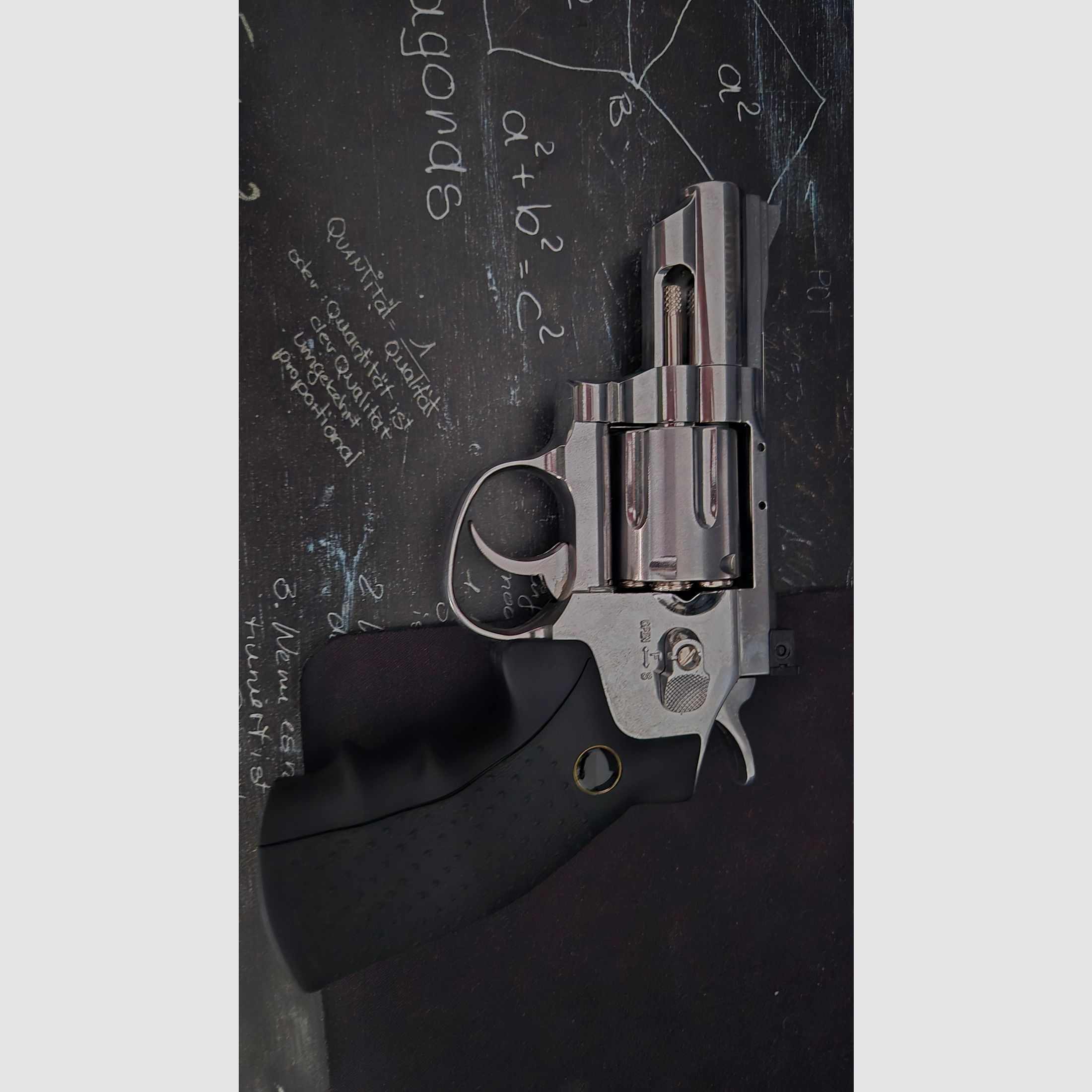 CO2 Revolver