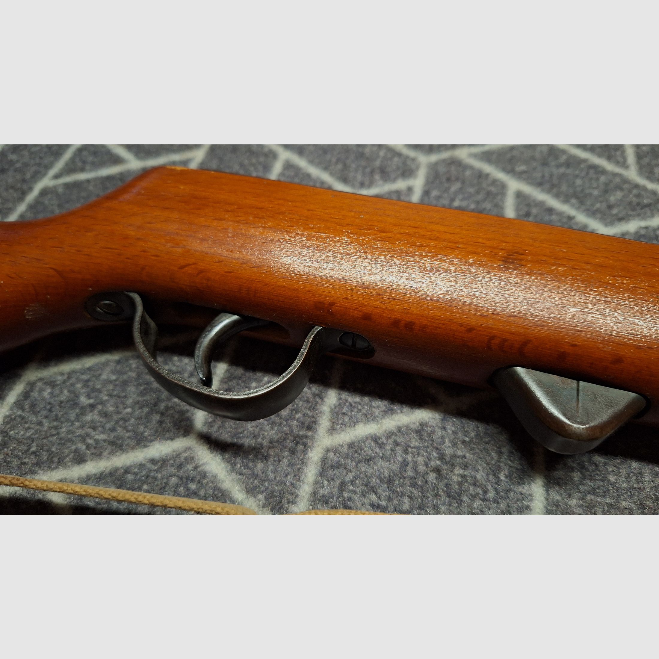 Haenel Suhl 310 "Q1" air rifle with 12-round magazine + original pellets!