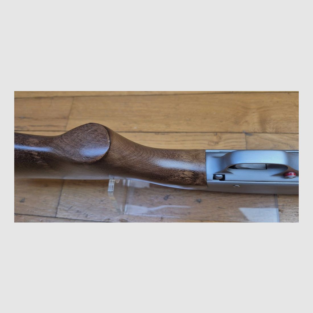 Sehr schönes Vorderschaftrepetierer Winchester Model 1300 – Seltene Version Edelstahl « Security Police » – Kal. 12/76 – Vollständig satinierte, rostfreie Ausführung (Chrom auf Edelstahl) – Mechanik und Holz einwandfrei – Waffe in nahezu neuwertigem Zustand – TBE++, Bild 13 von 34