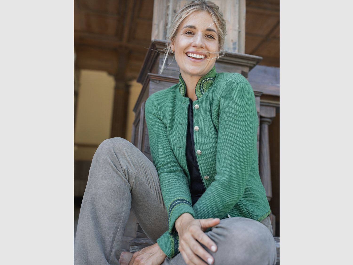 Litzlfelder Strickjacke Alice X in maigrün mit edlem Kragen