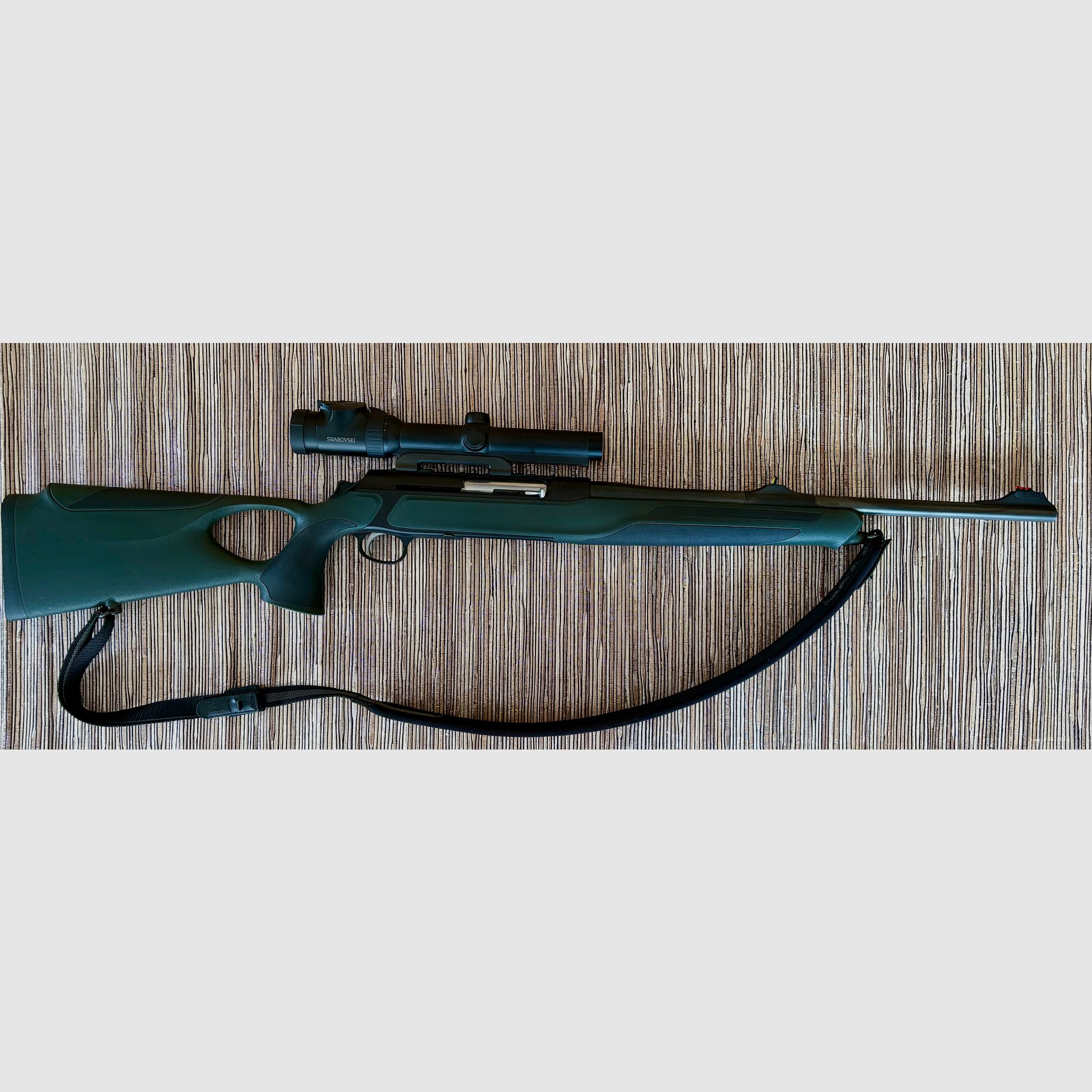 Sauer Syncro XT 303 con Swarovski Z6i 1-6 x 24 EE
