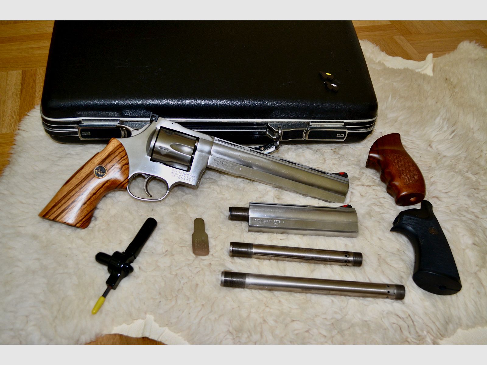 RARITÄT!  DAN WESSON  744 VH   Pistol PAC  .44. MAGNUM  mit 6" und 8" Lauf