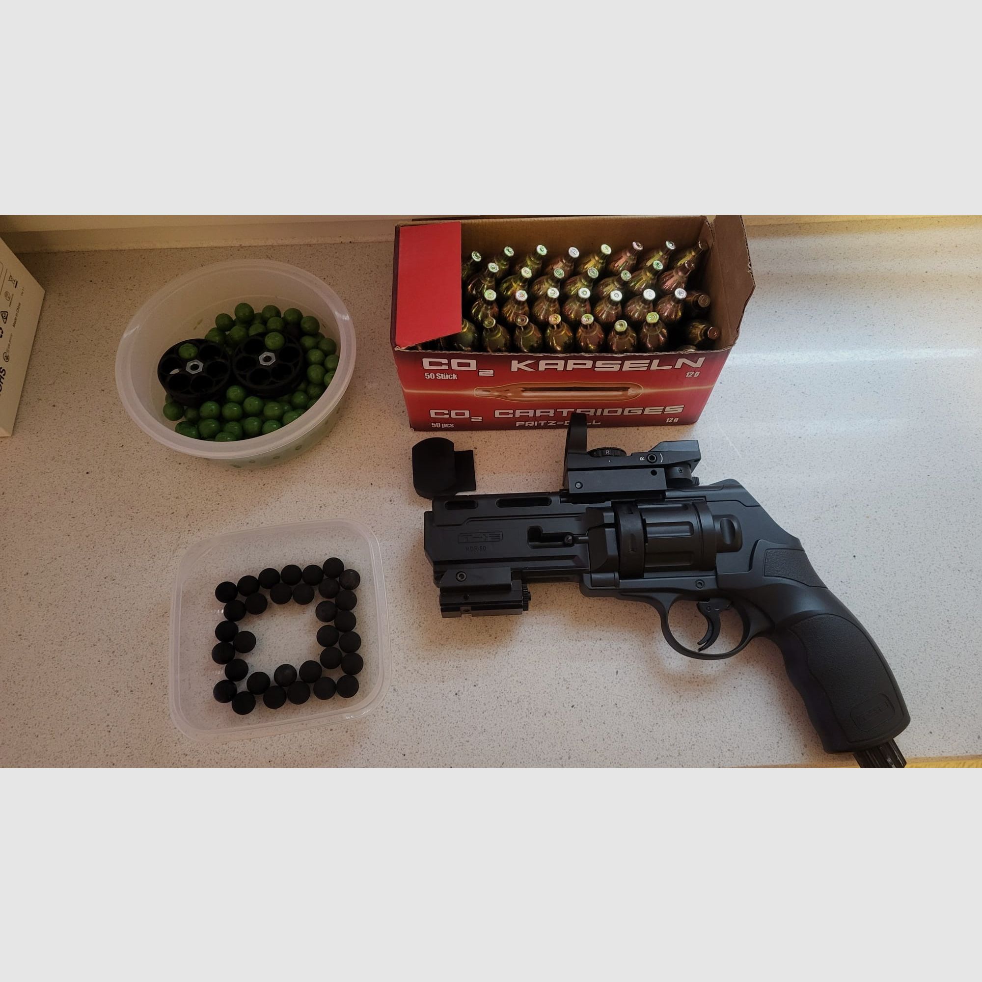 UMAREX HDR50 Home Defense Revolver 7.5J incl. red dot and 3 magazines