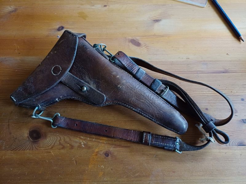 Schweizer Tasche Pistole 08 Luger Parabellum 1900/06, MIT ORIG. RIEMEN, gestempelt