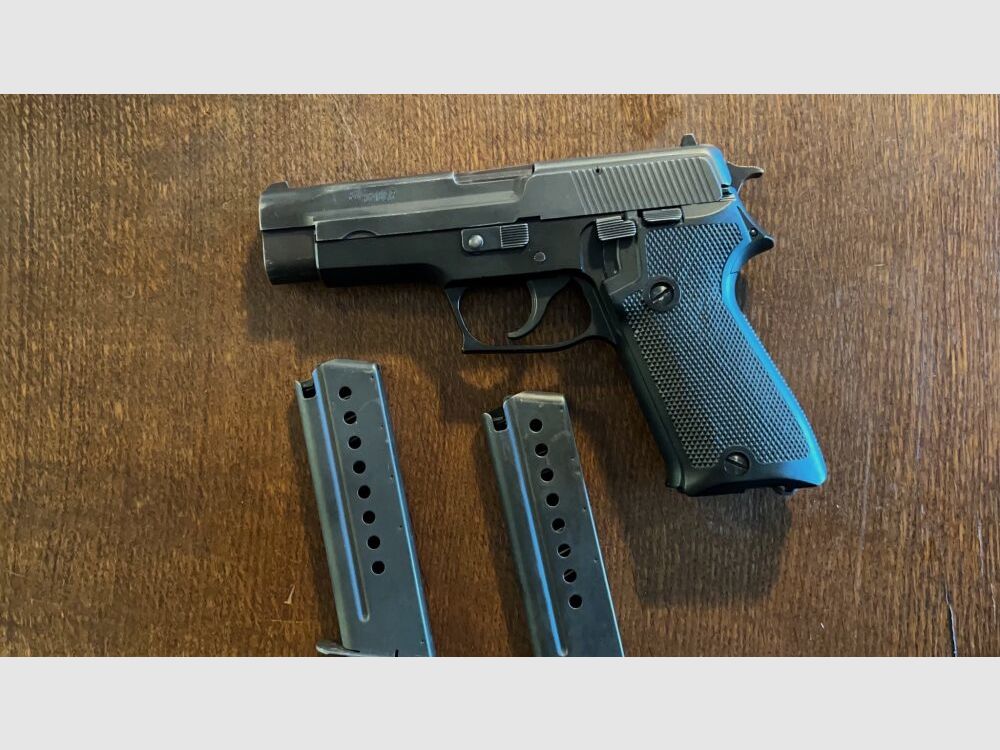 SIG Sauer P220, immagine 2 di 4