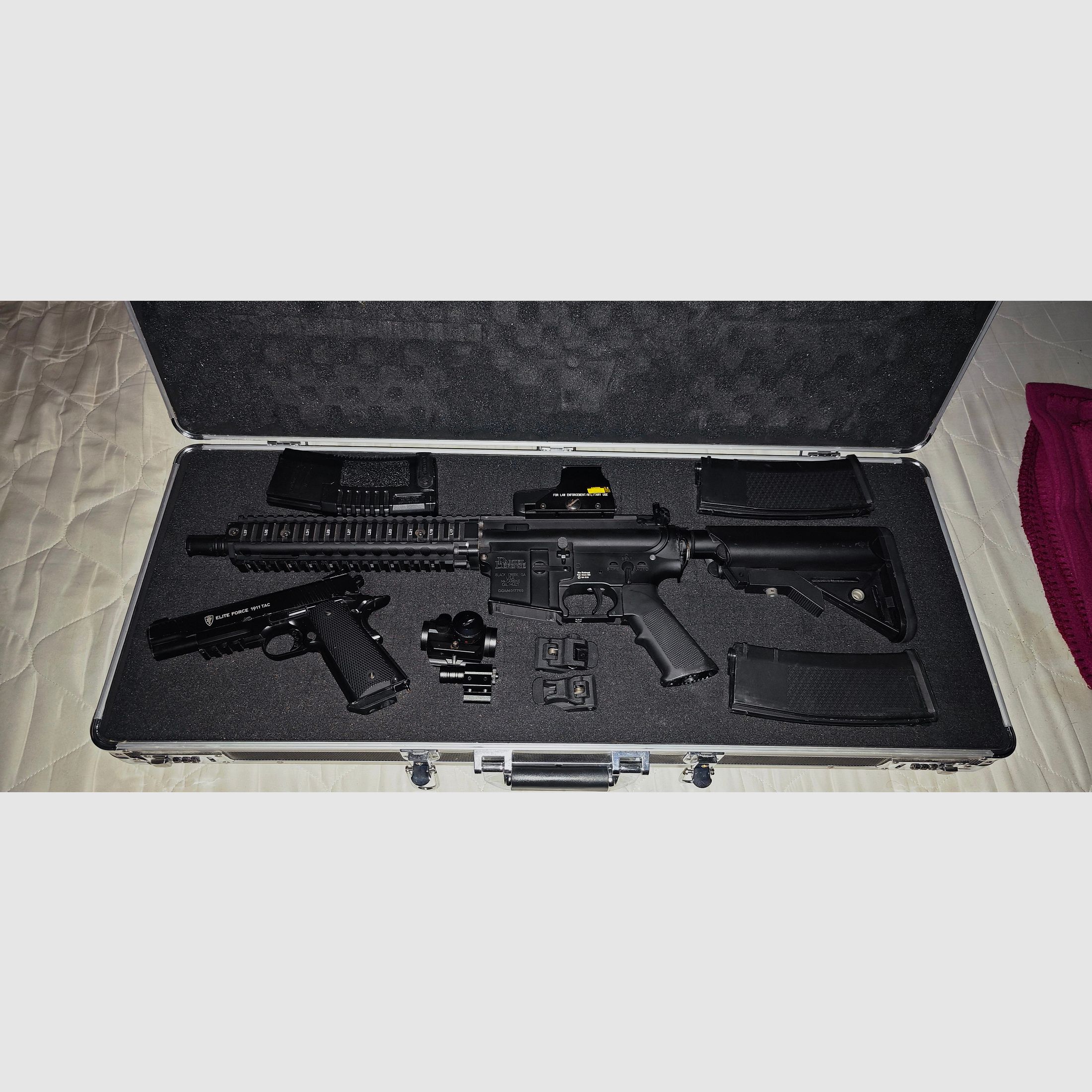MK18 mod (Specna Arms) (Daniel Defense) /1911 Elite Force colt