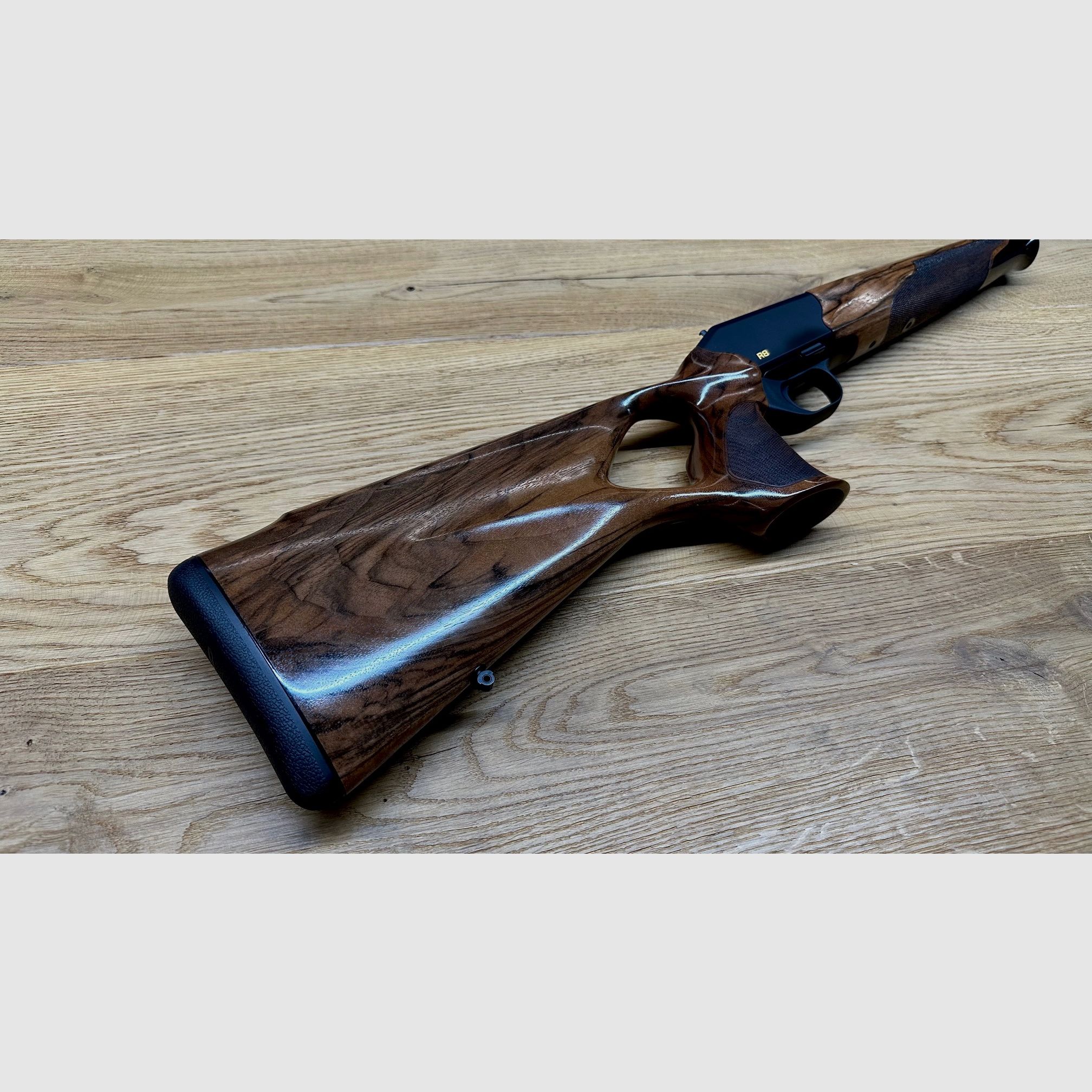 Blaser R8 Success Schaft mit Gehäuse/System // Holzklasse 4 // Lochschaft