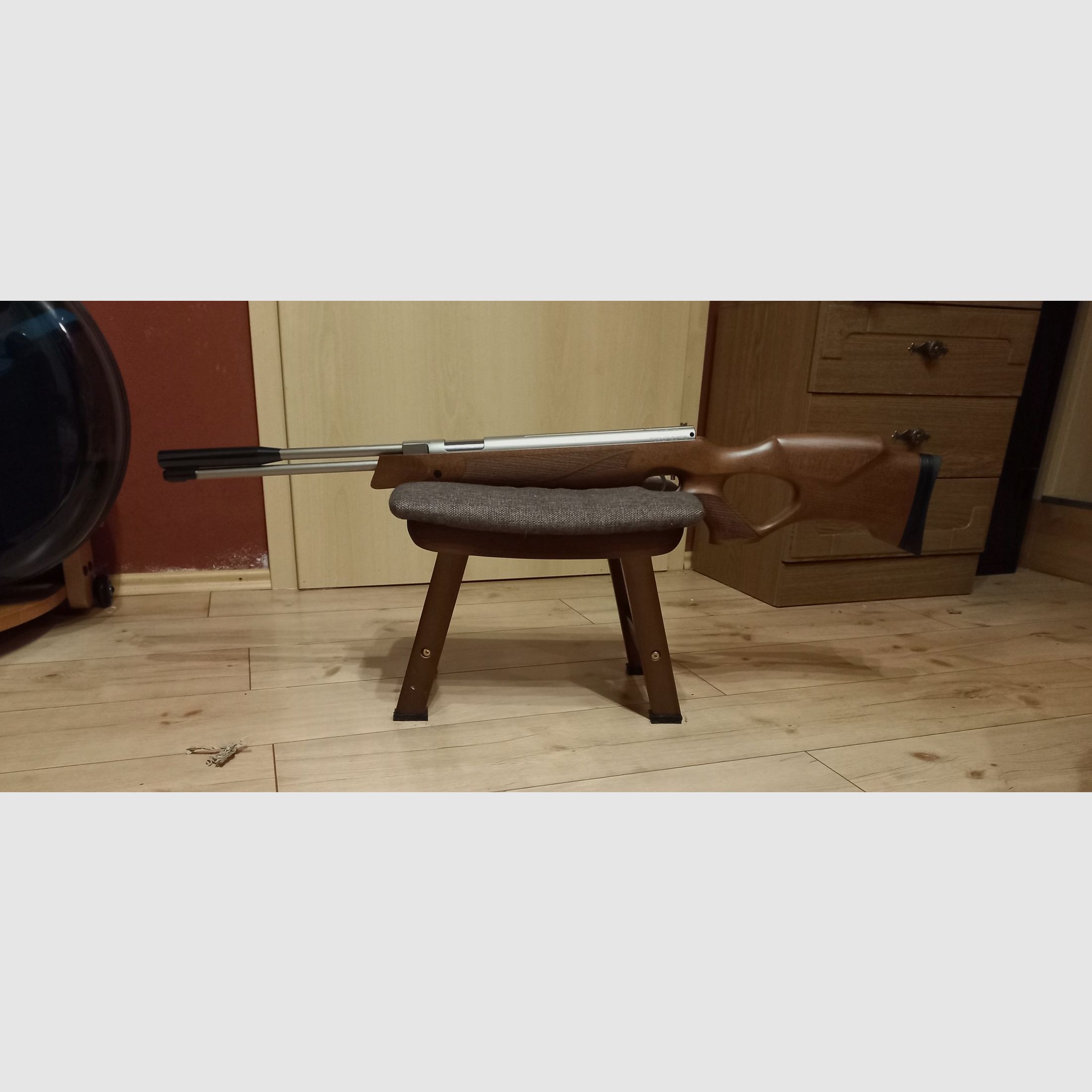 HW 97 KT Lochschaft roestvrij staal verchroomd 4,5 mm F teken