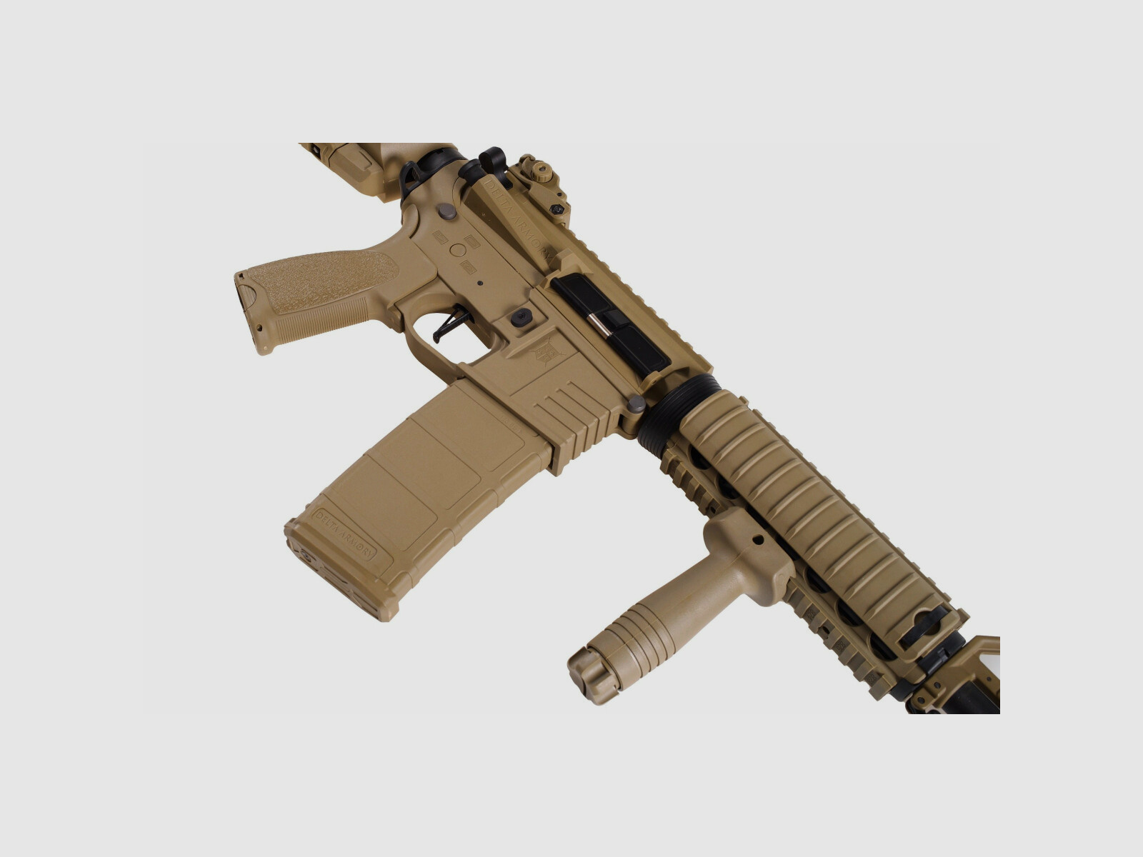 AR15 CQB-R CHARLIE TAN S-AEG Rifle Airsoft Libre a partir de 18 Años | Delta Armory