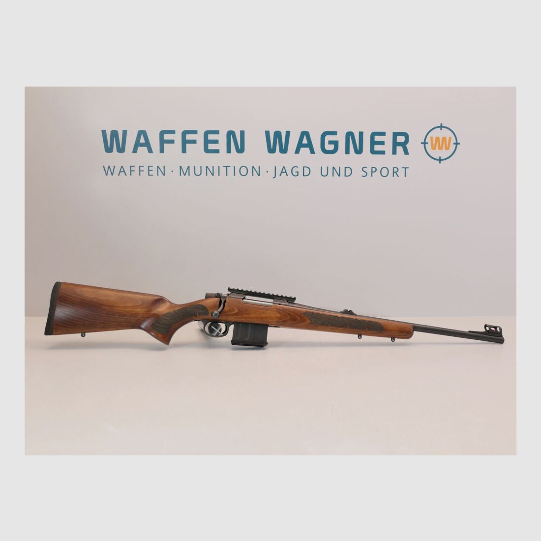 CZ 557